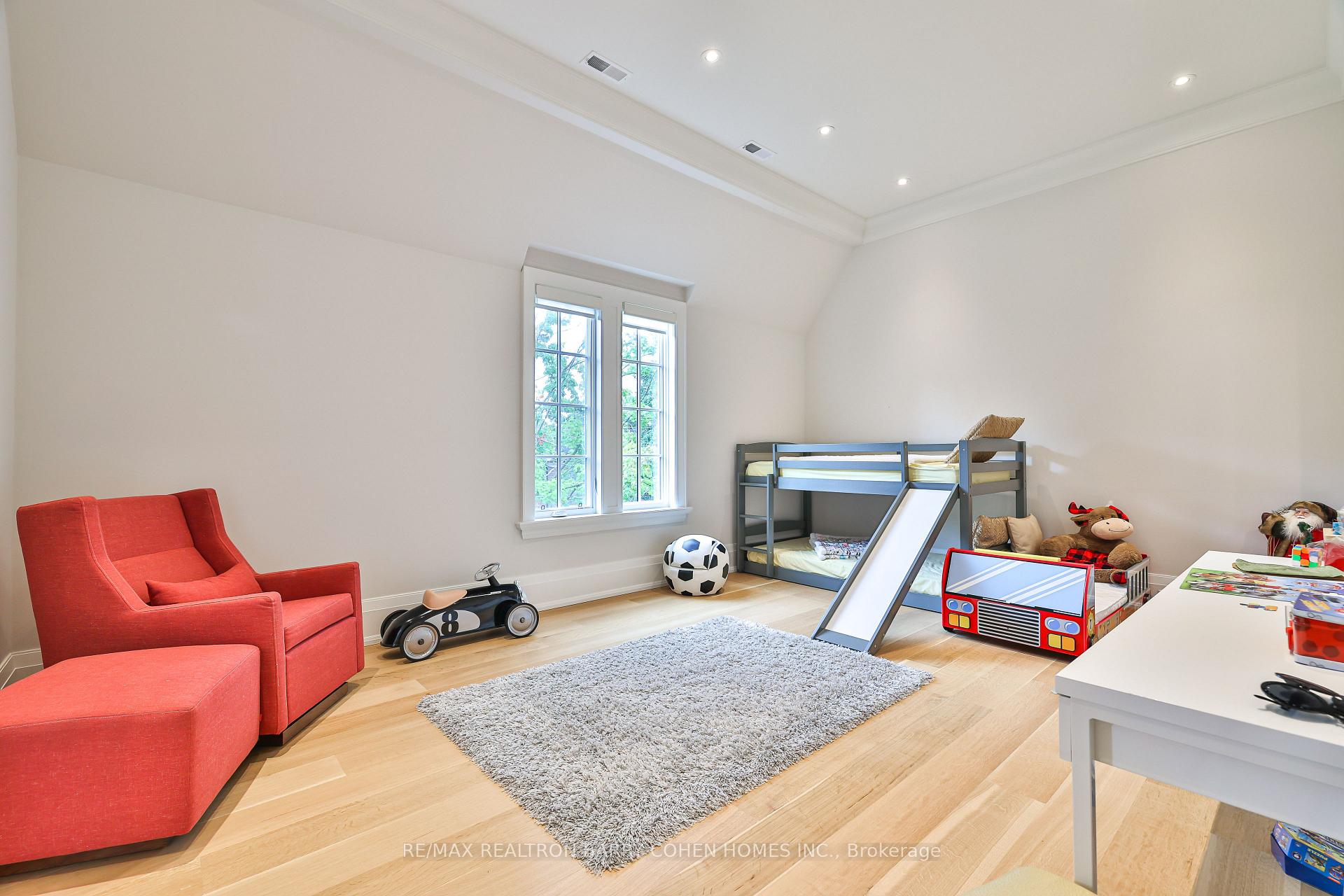 Property photo 35