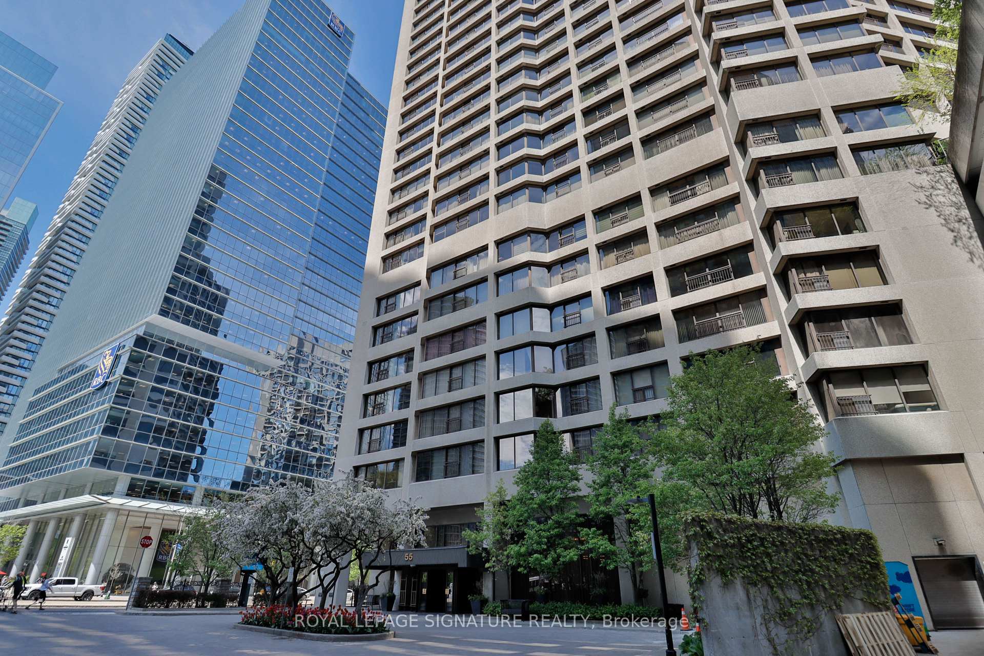 PH10 – 55 Harbour Square