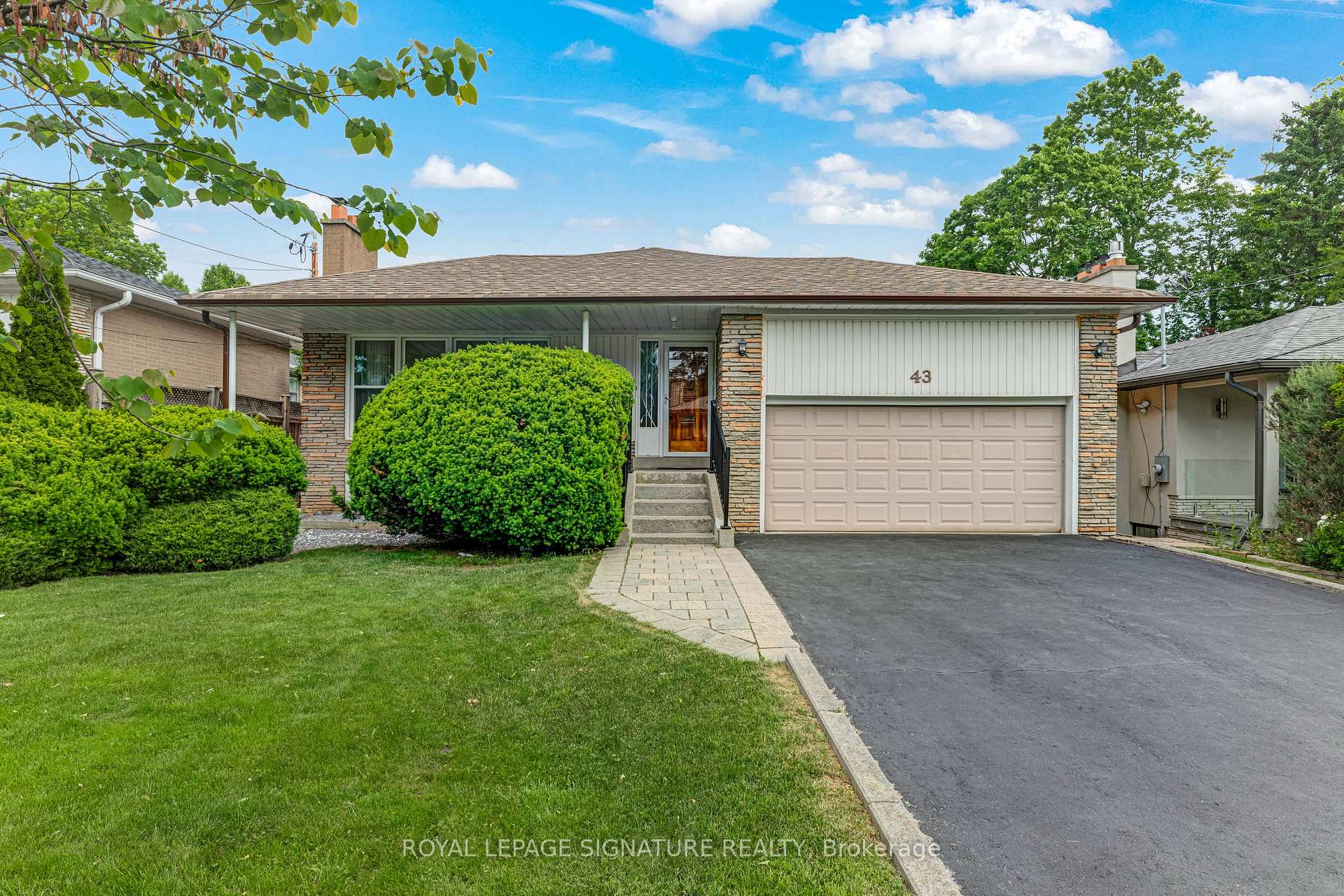 43 Viamede Crescent