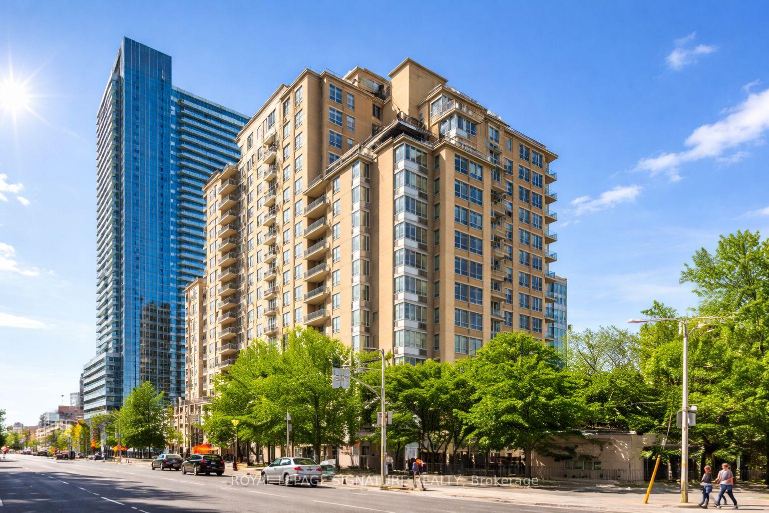 813 – 123 Eglinton Avenue E