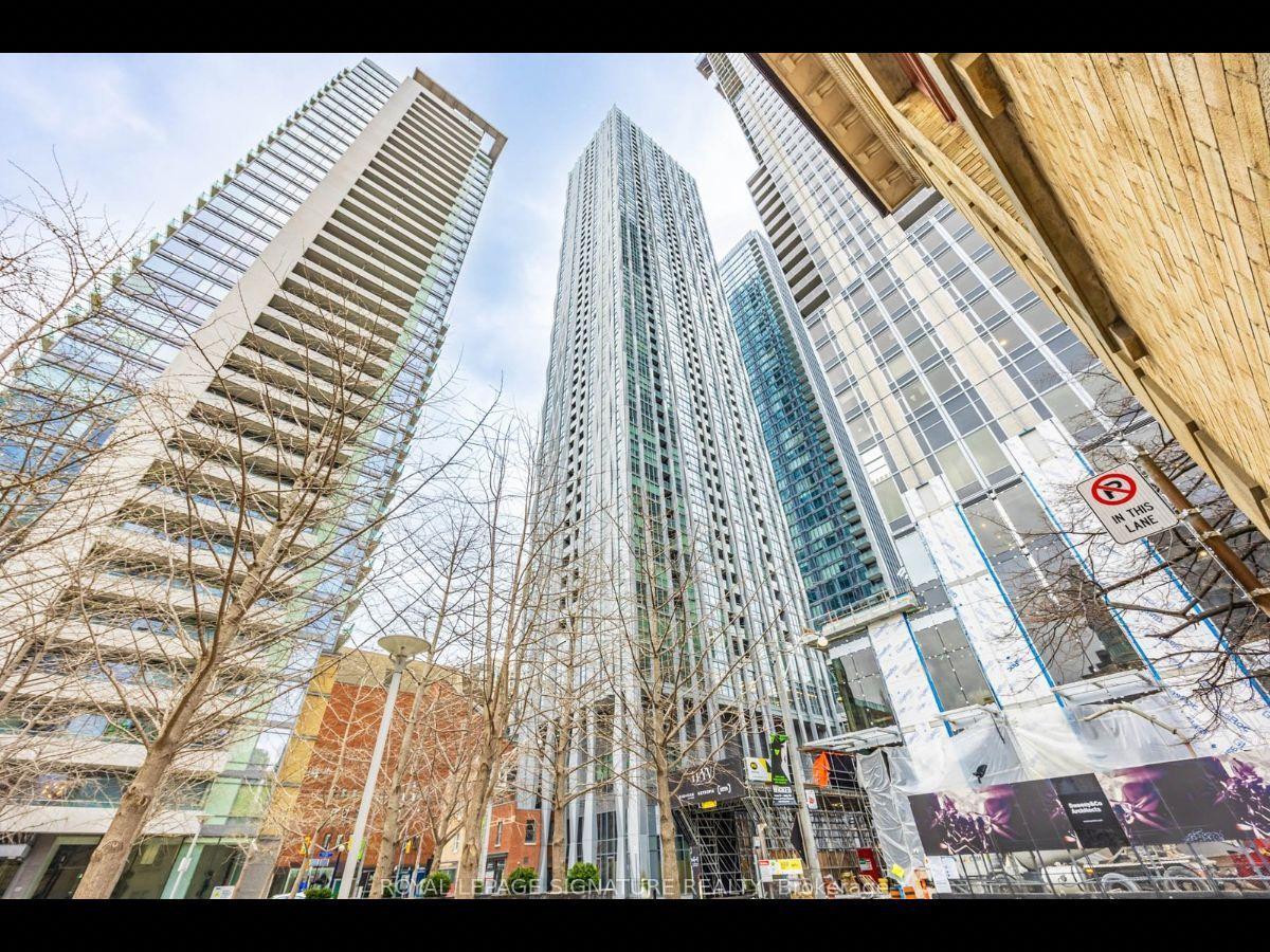 3203 – 1 Yorkville Avenue