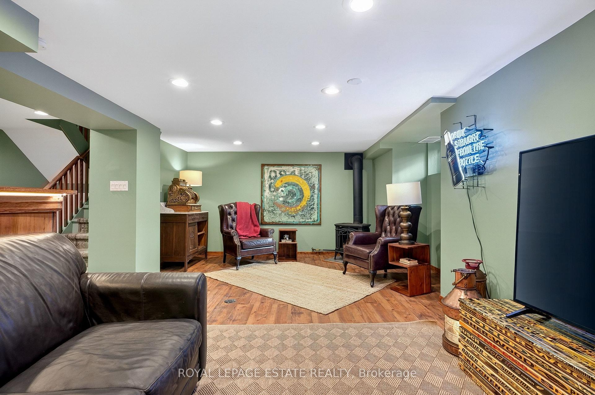 Property photo 33
