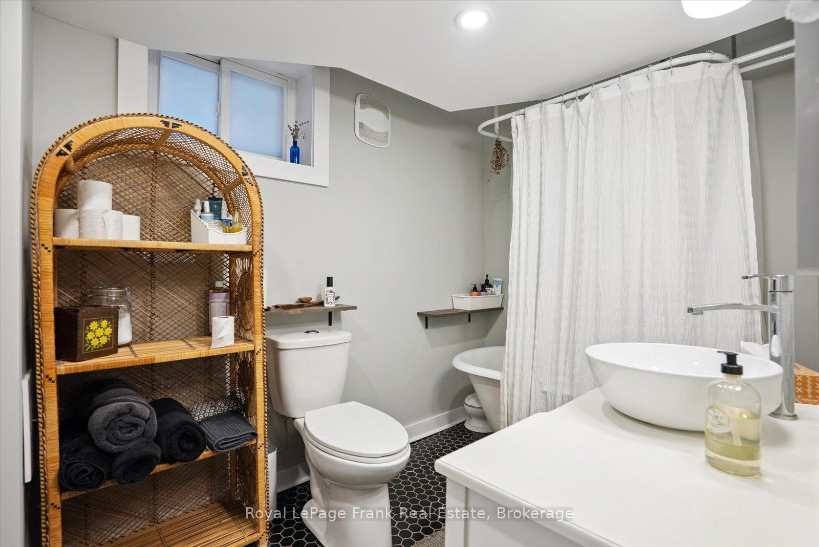 Property photo 28