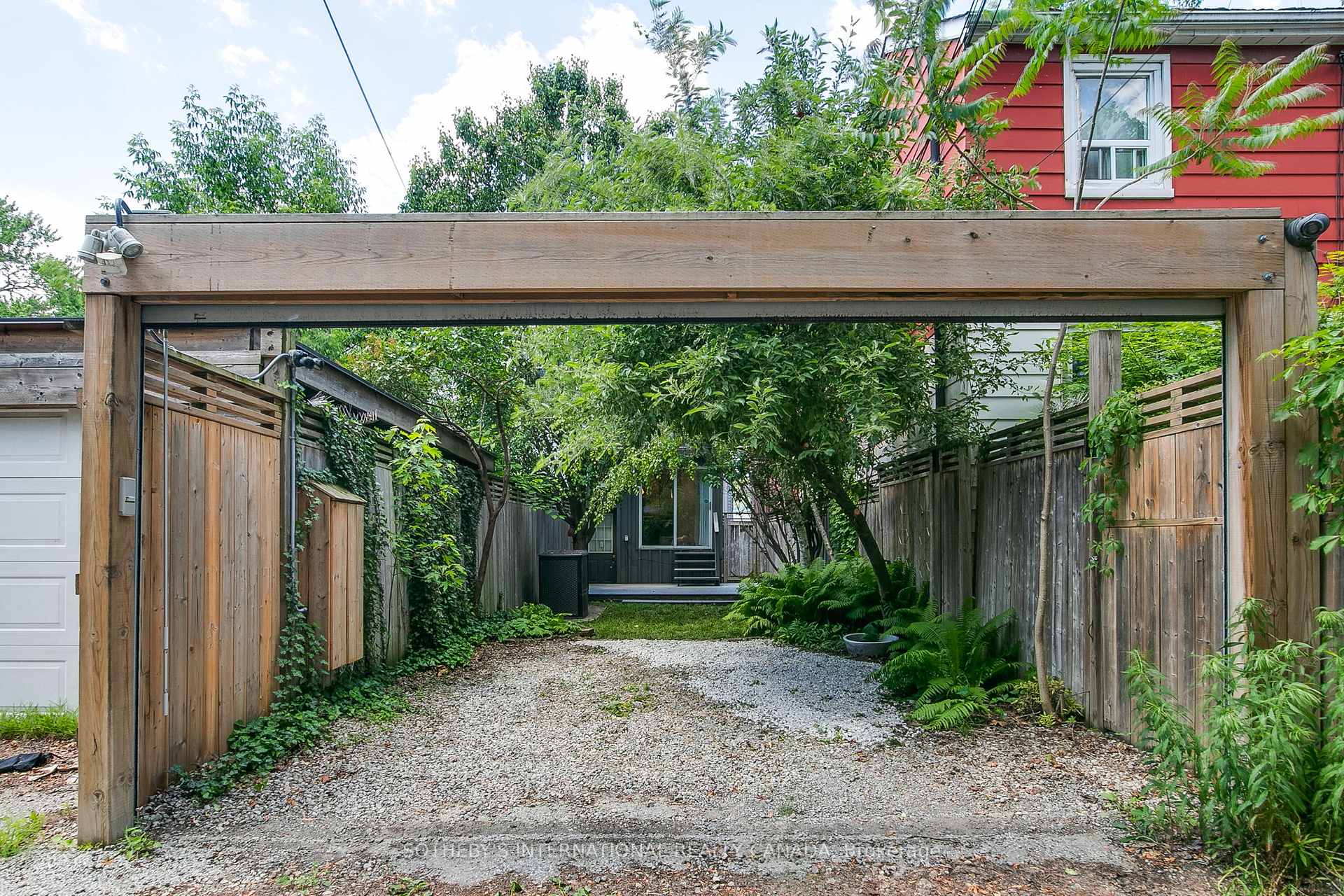 Property photo 35