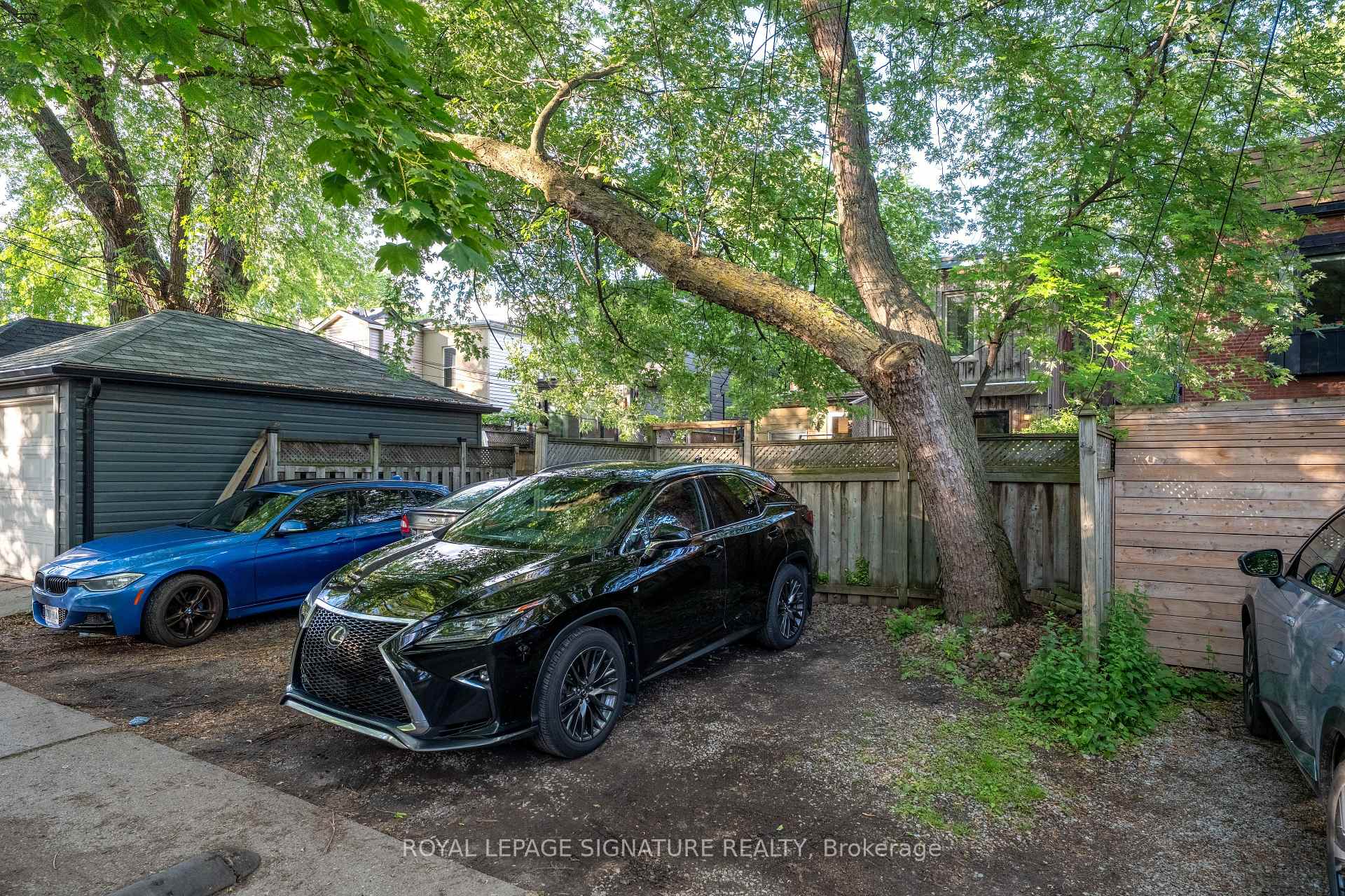 Property photo 33