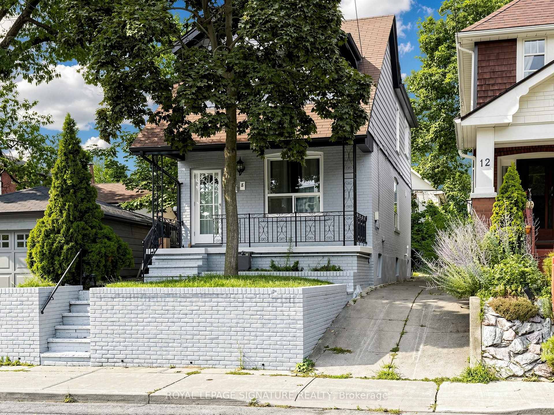 8 Harris Avenue