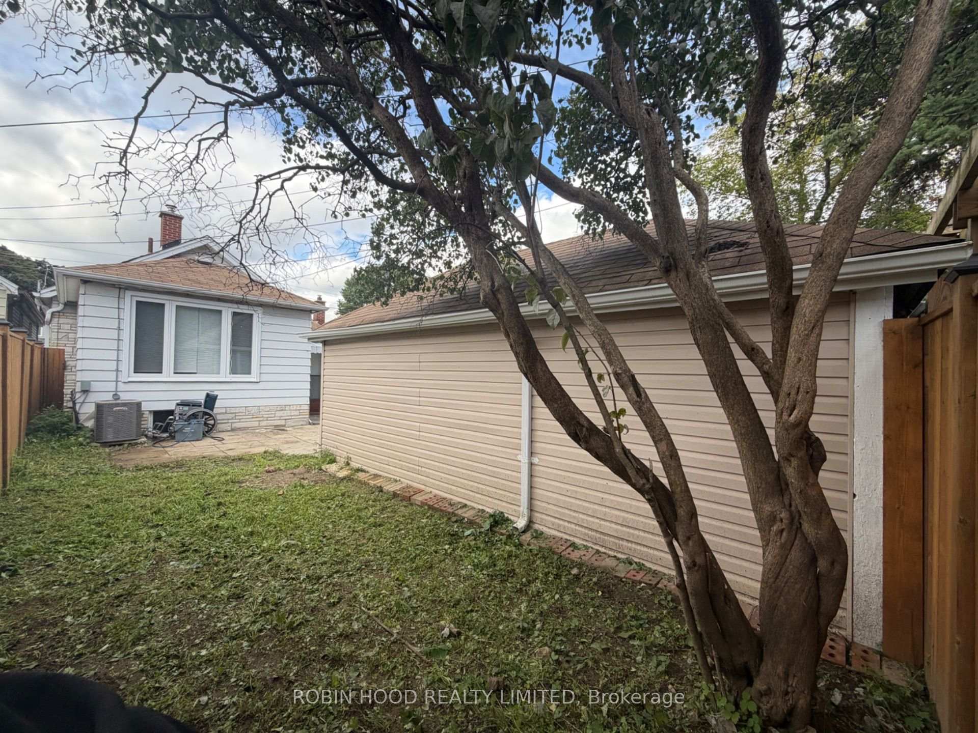 Property photo 33