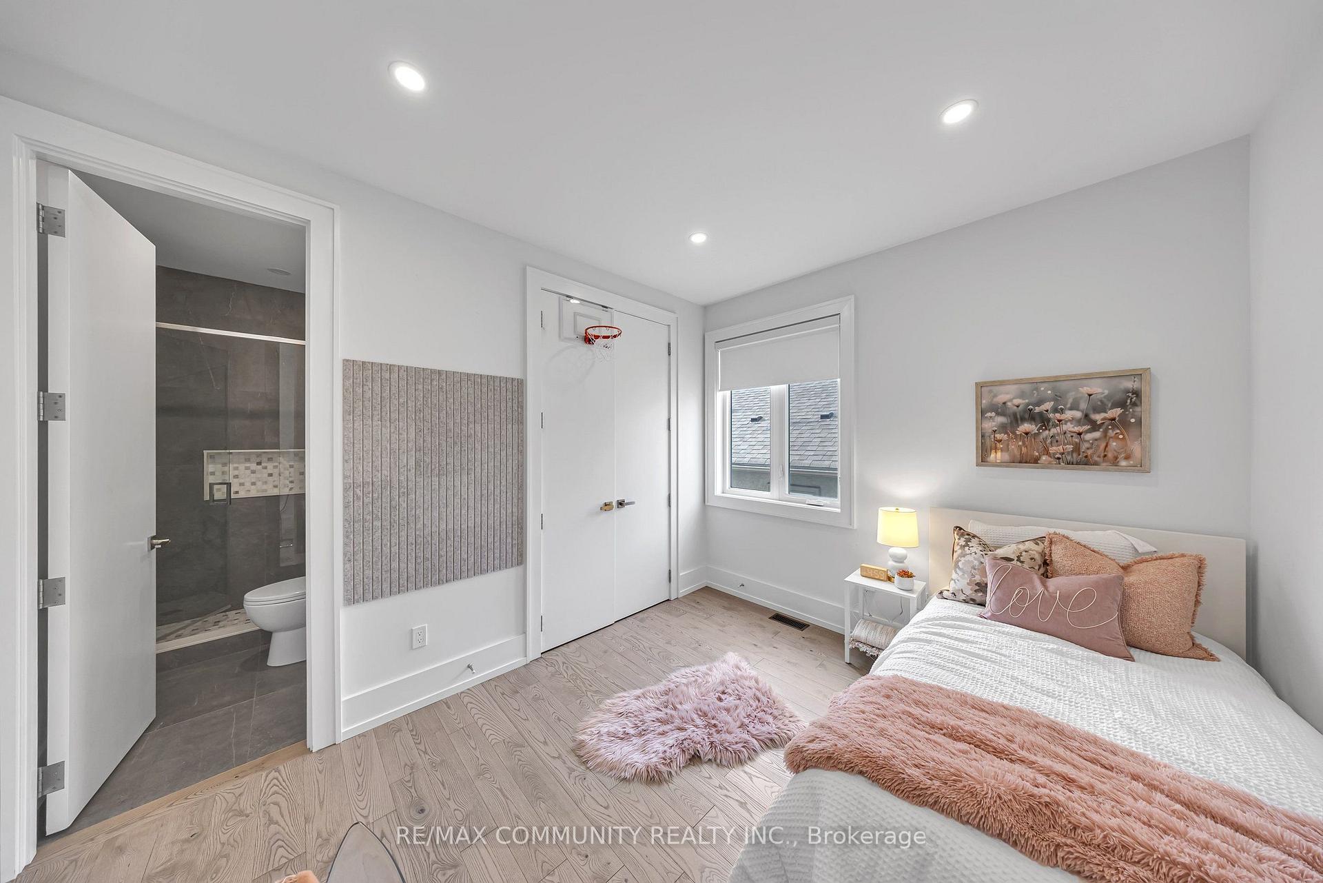 Property photo 35