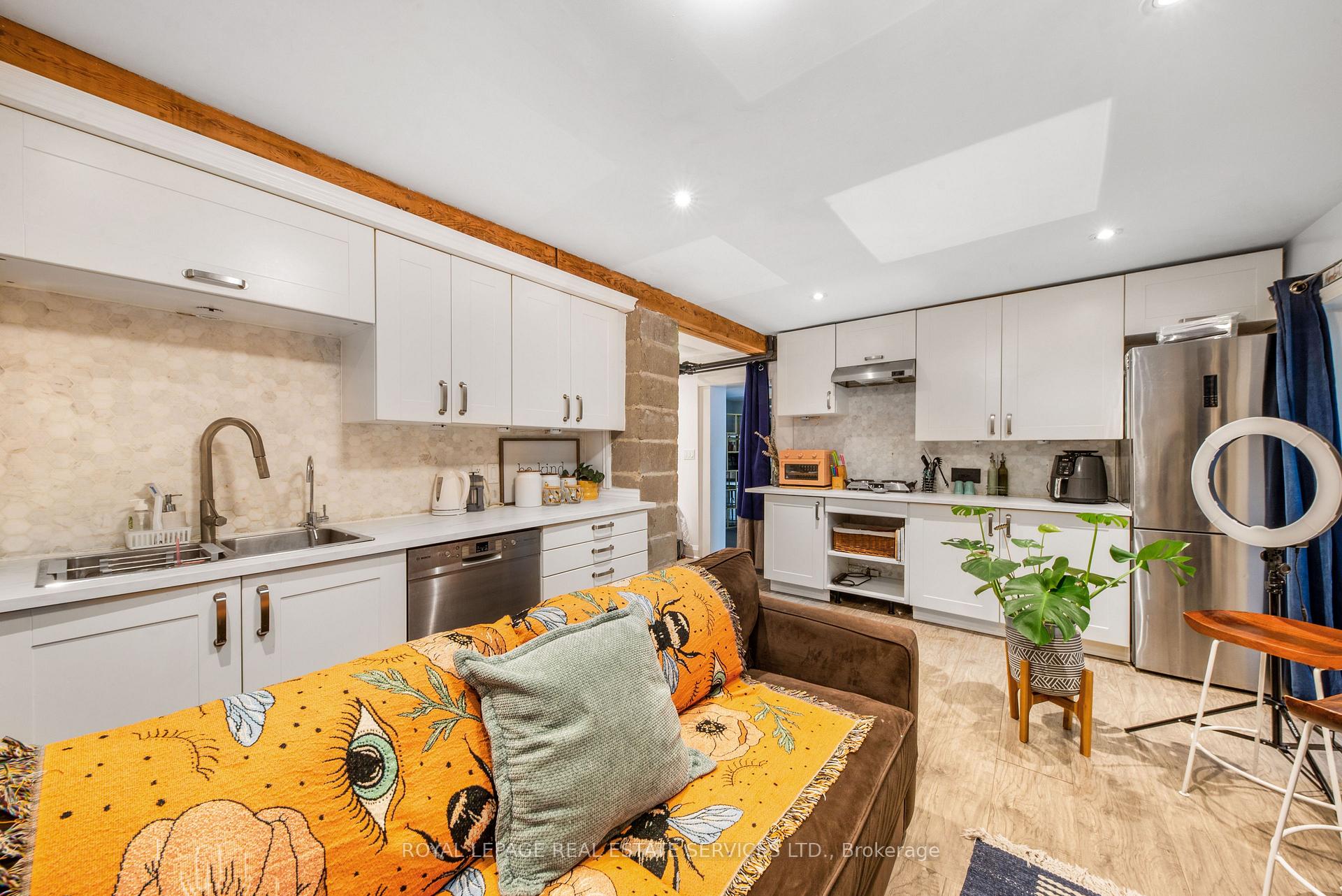 Property photo 35