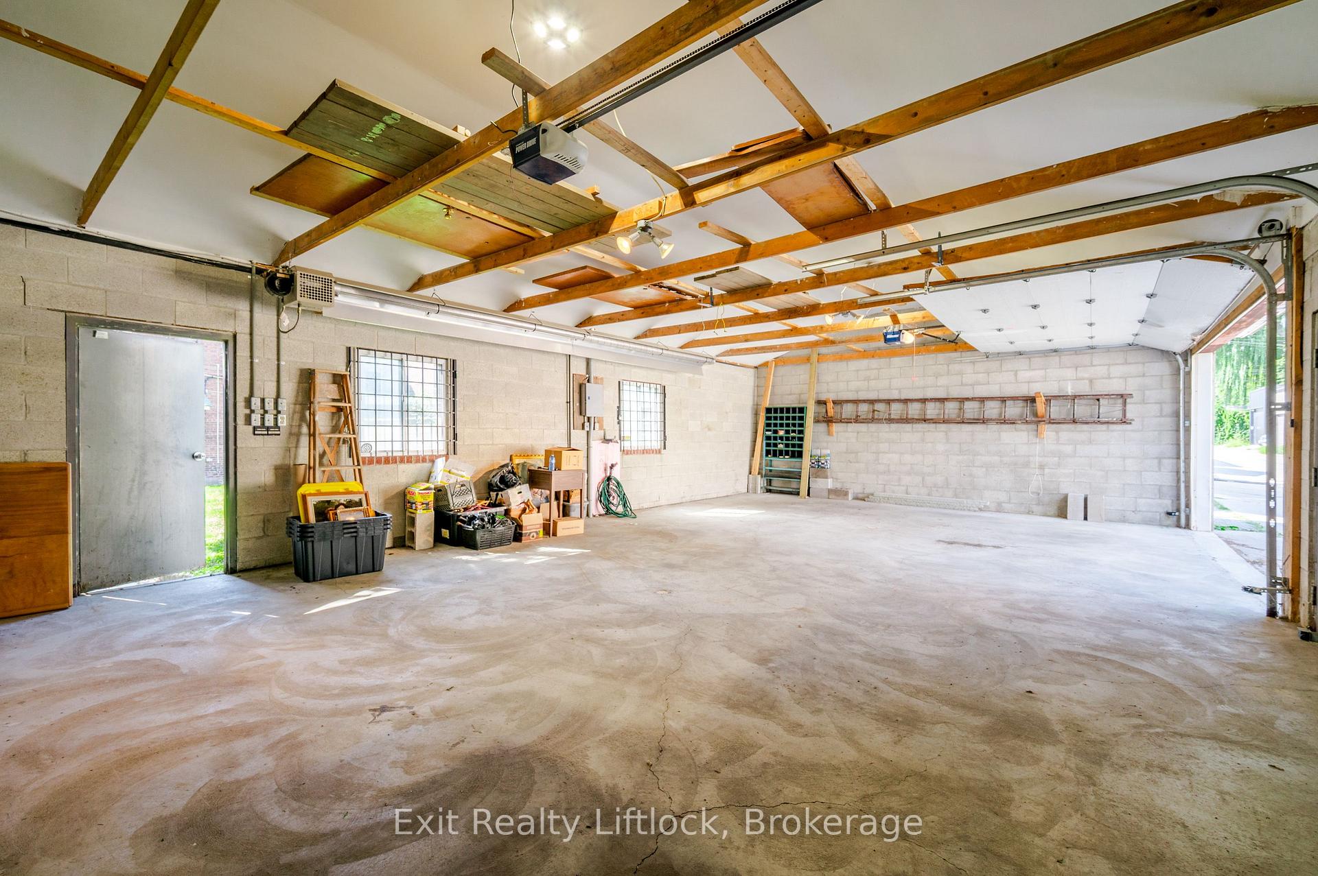 Property photo 43