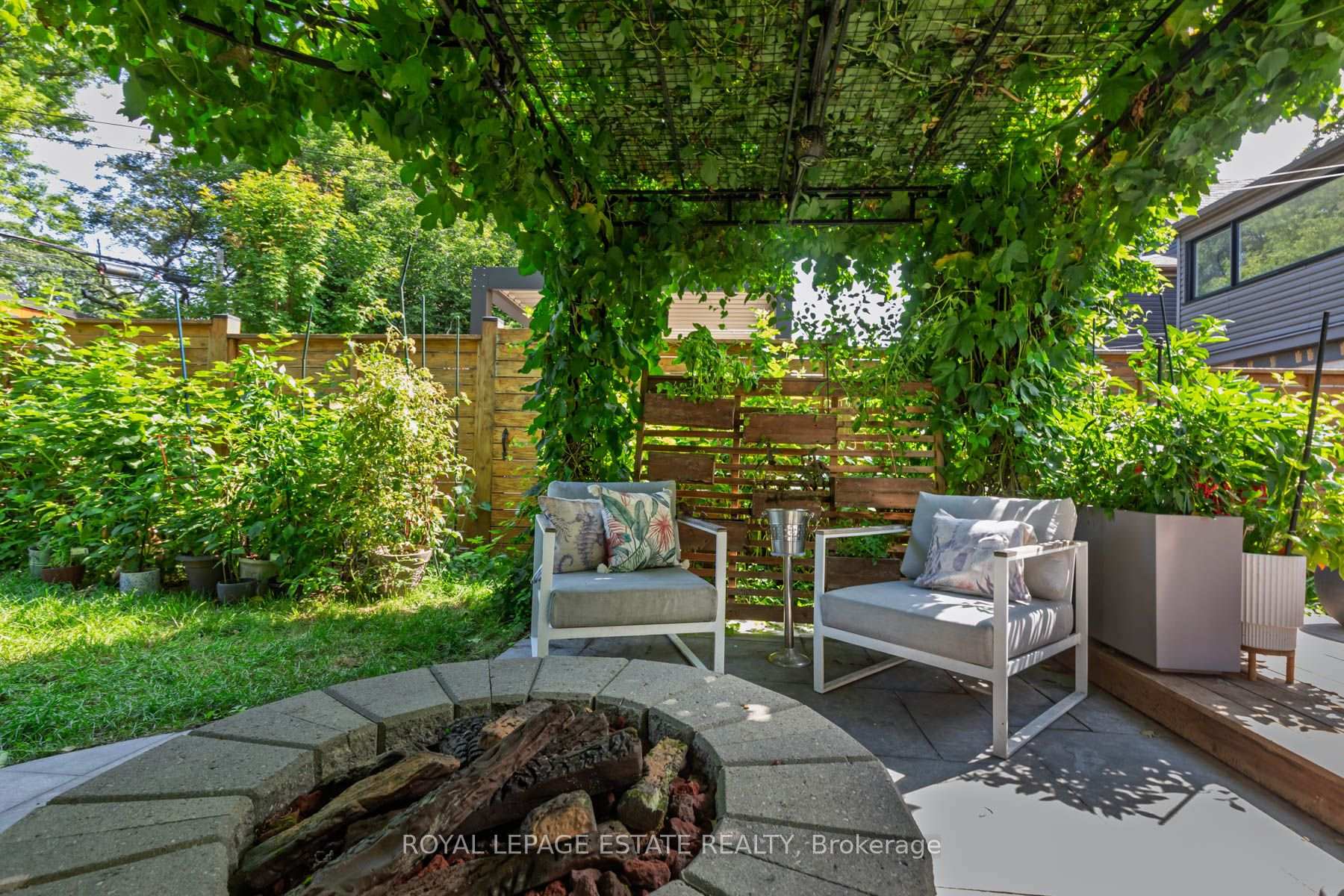 Property photo 33