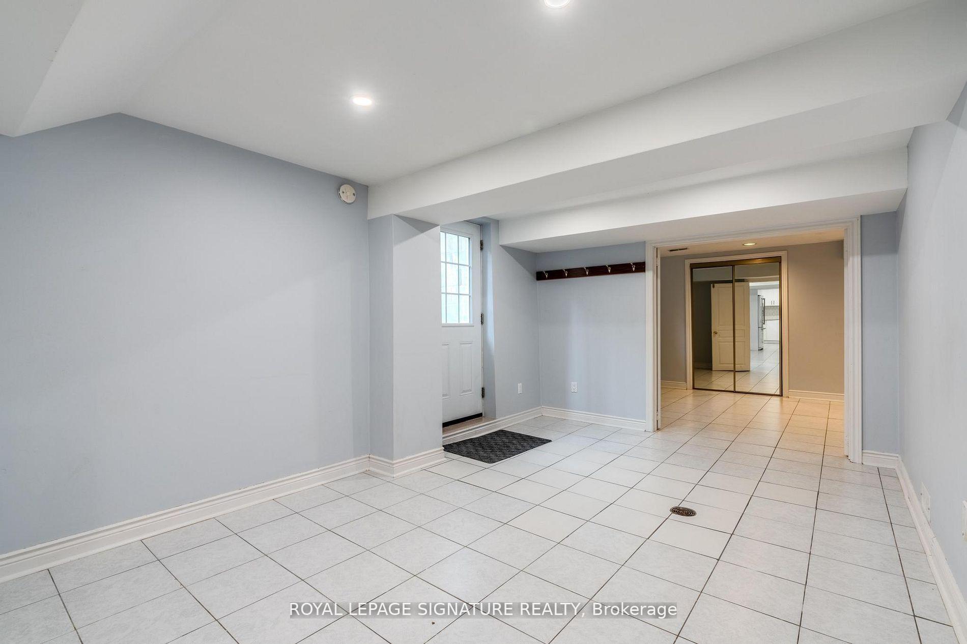 6 Robert Street