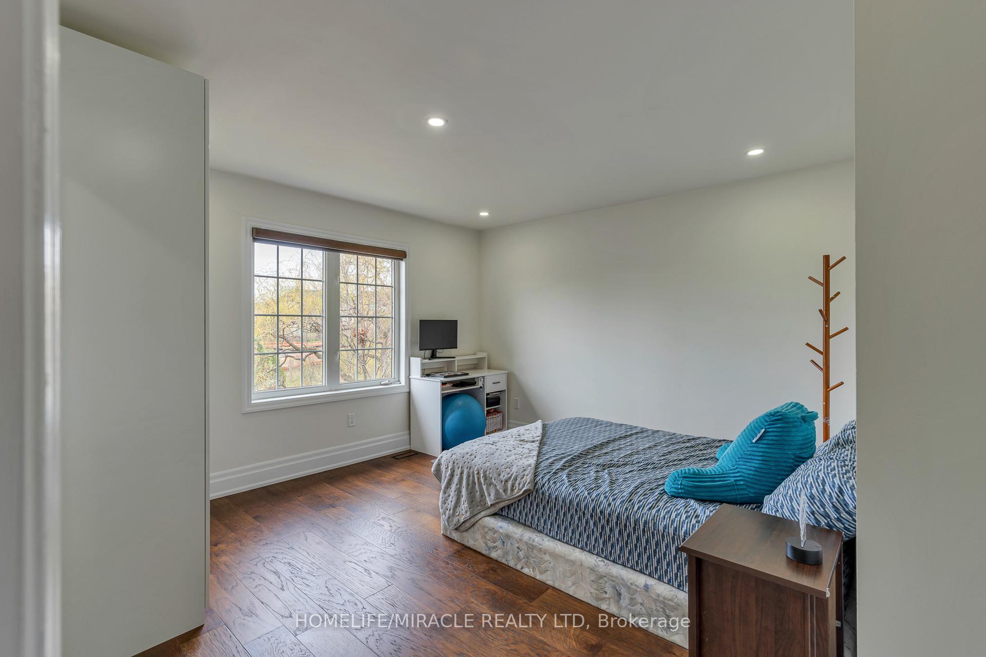 Property photo 33