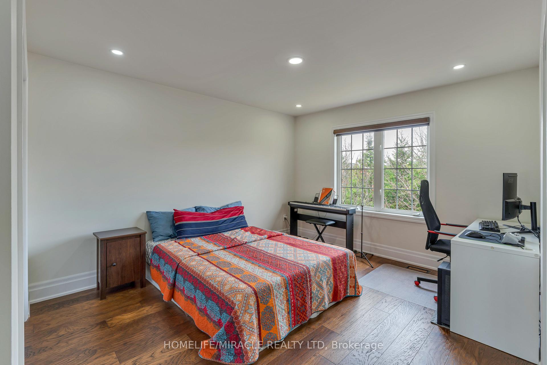 Property photo 35