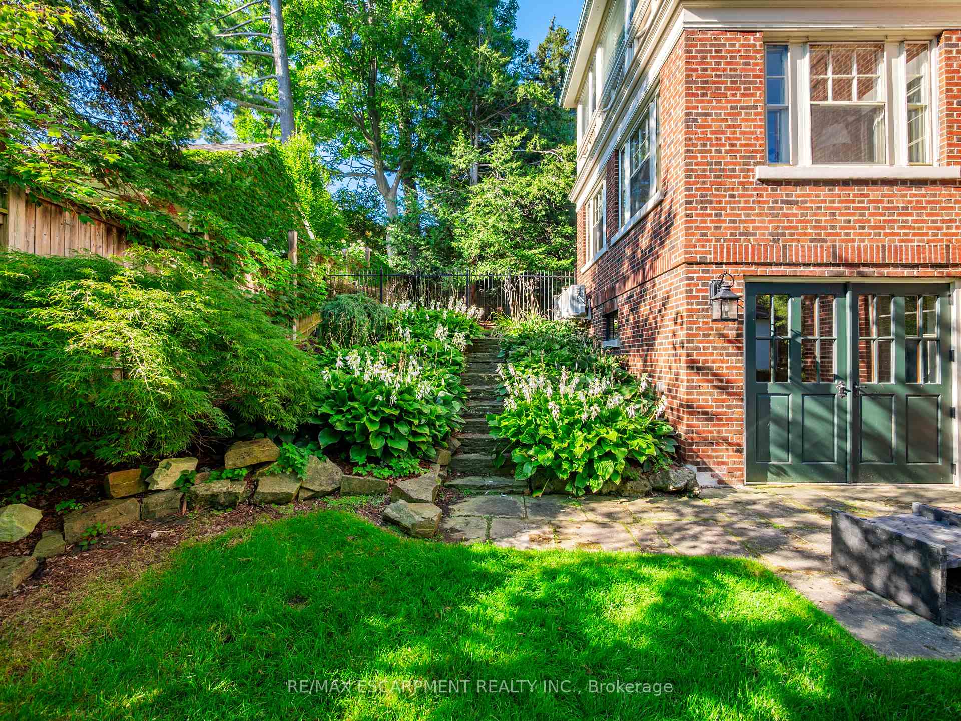 Property photo 38