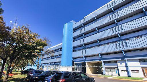806 – 4673 Jane Street