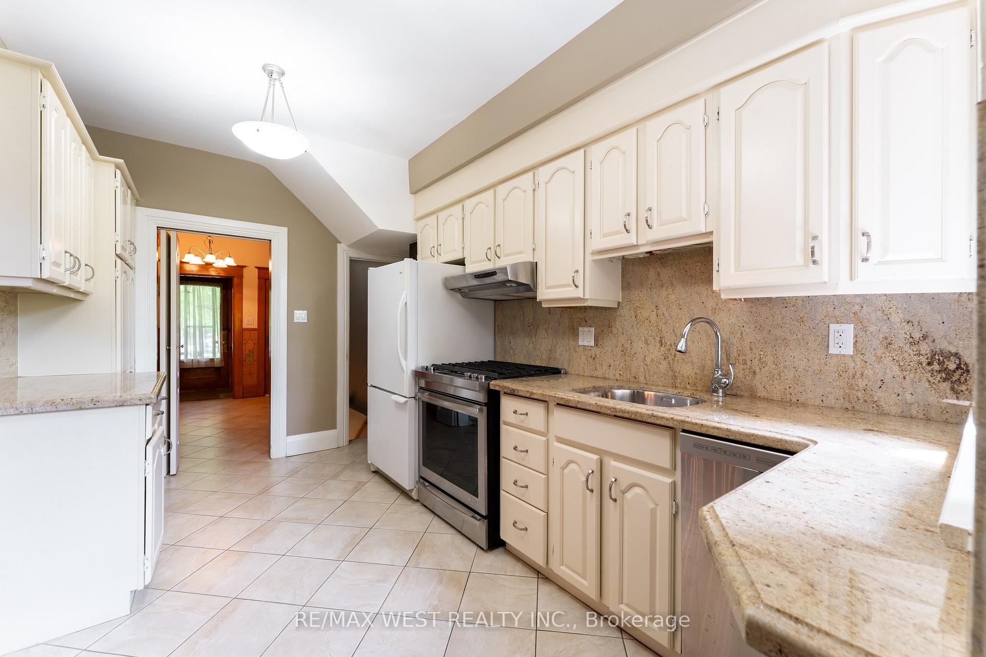 Property photo 42