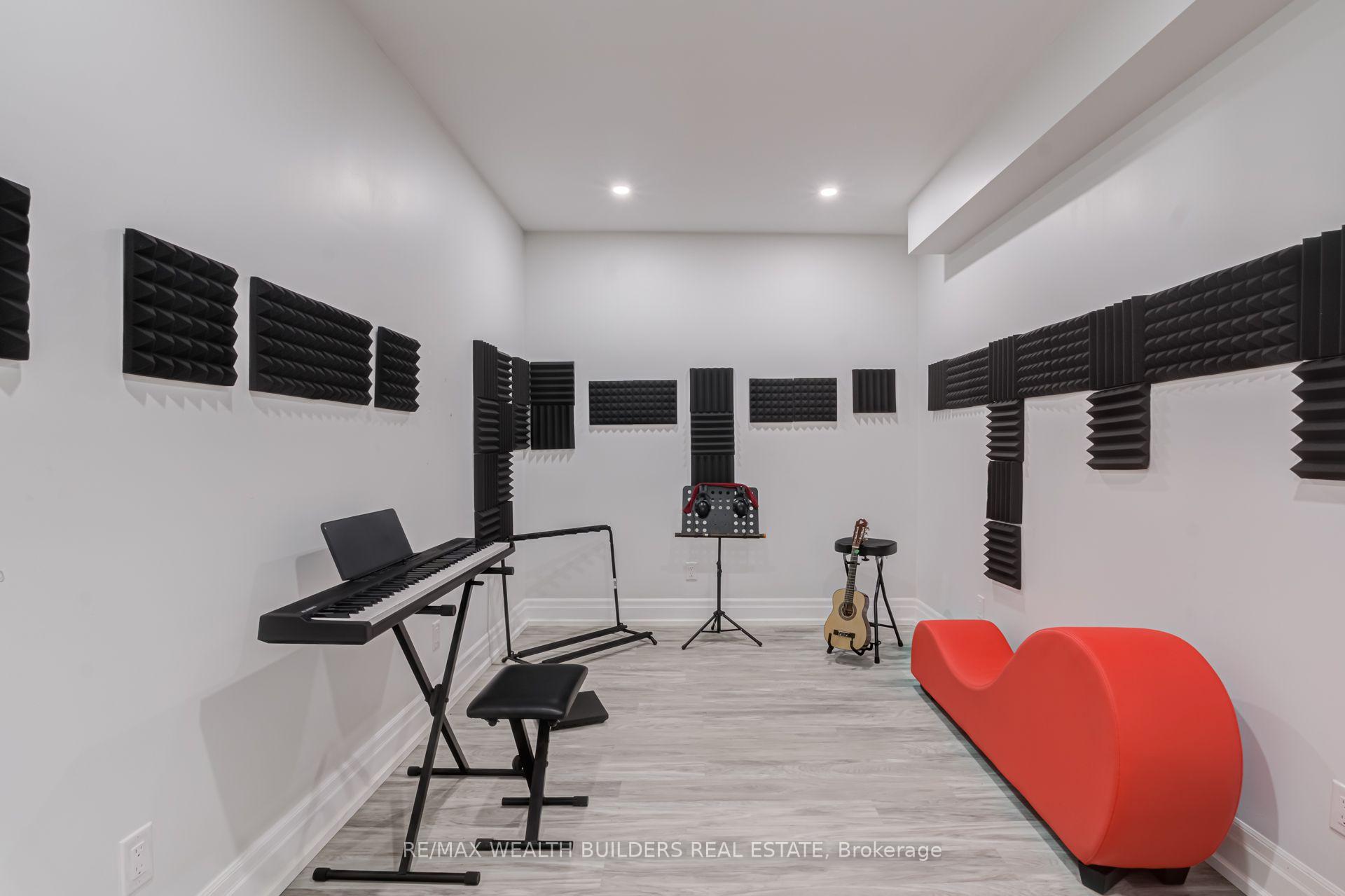 Property photo 35