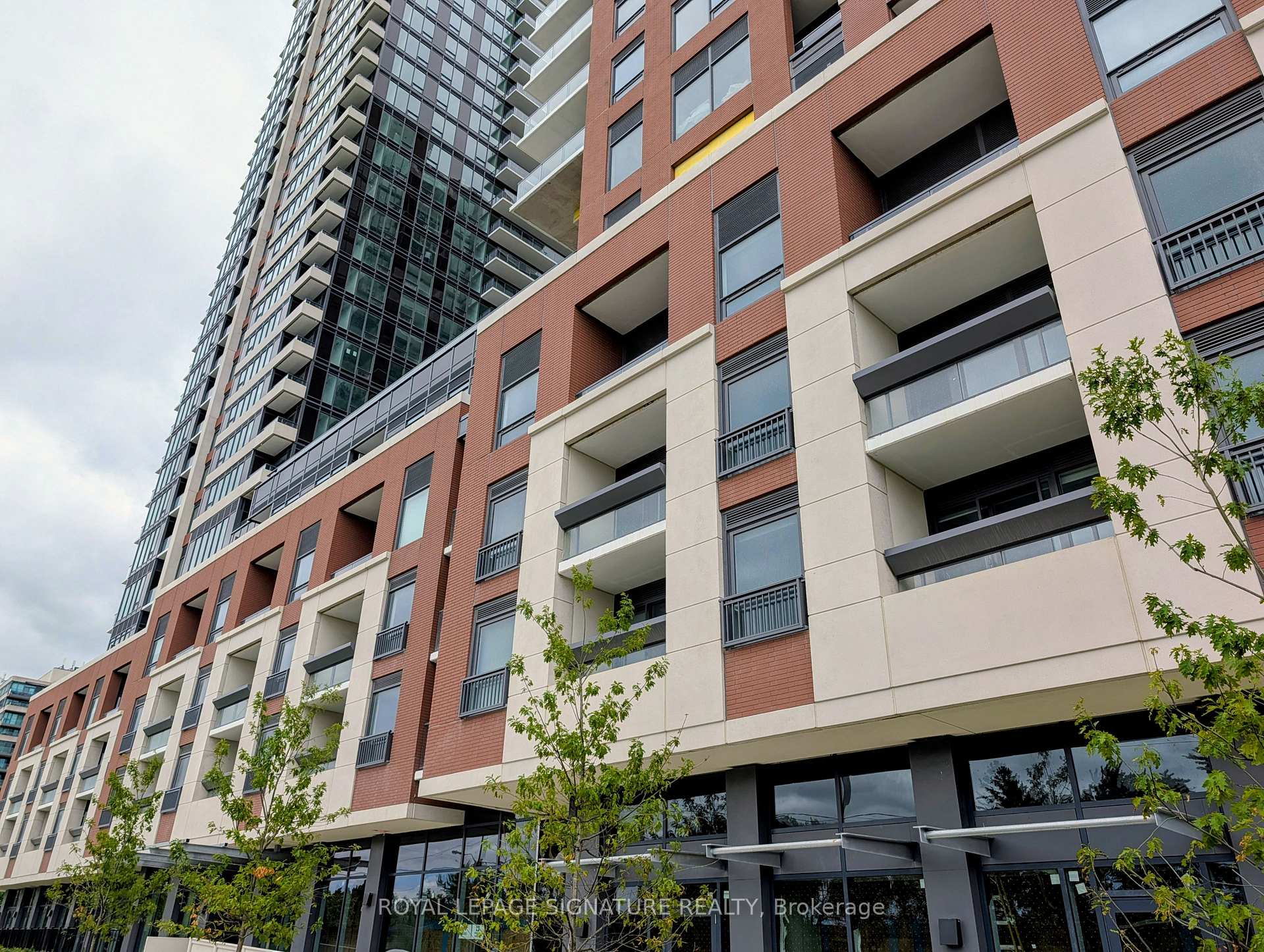 509 – 4010 Eglinton Avenue W