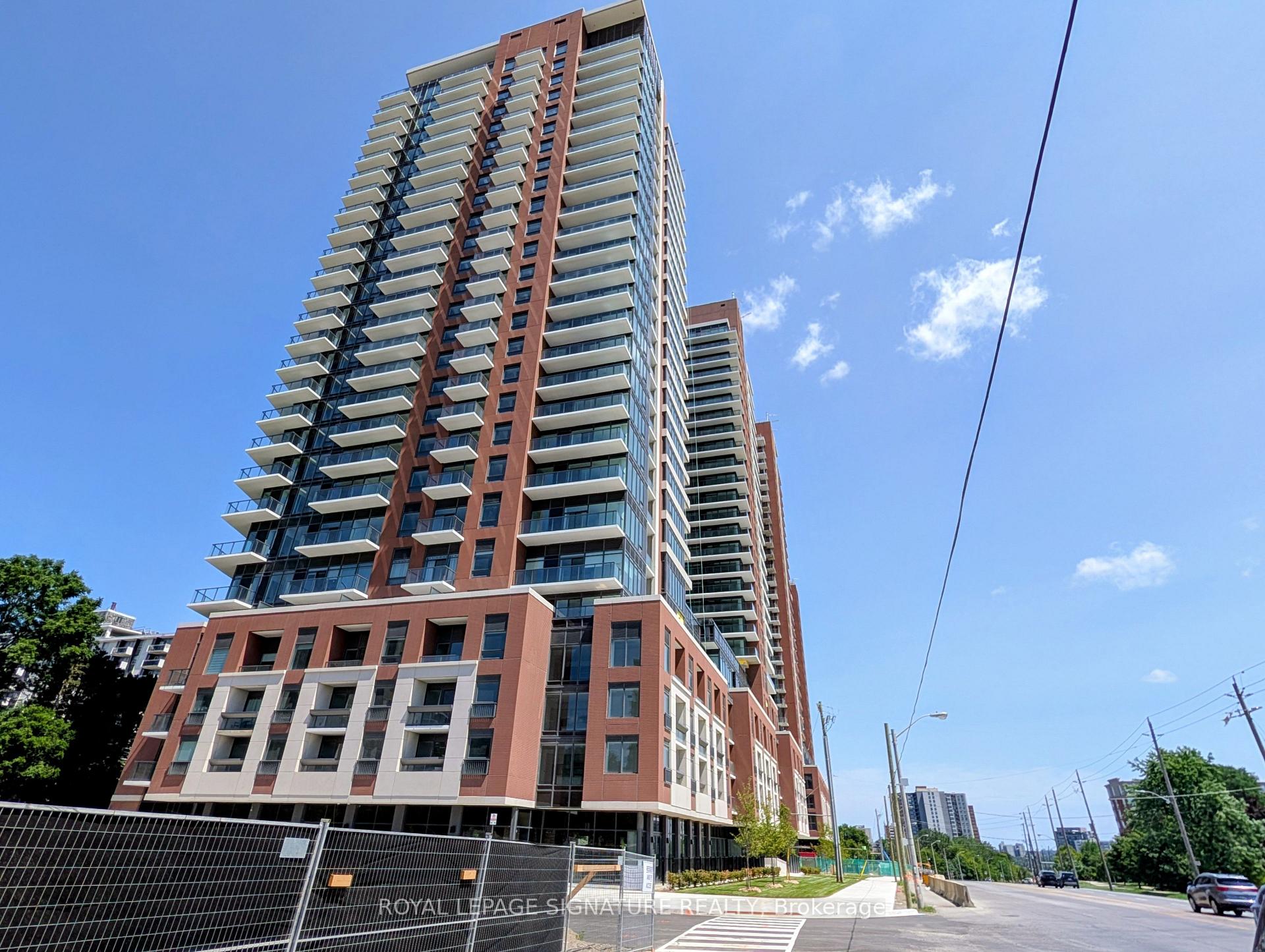 807 – 4010 Eglinton Avenue W