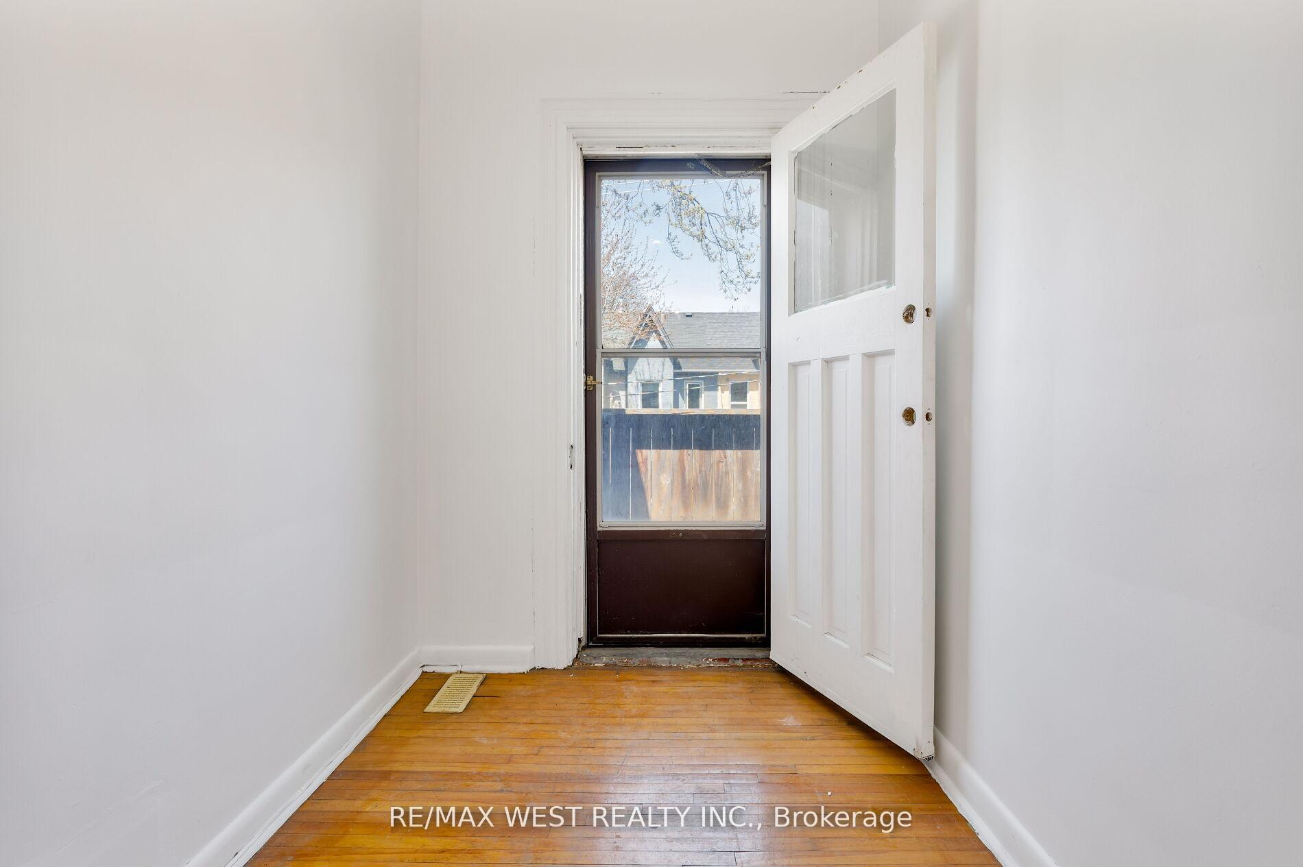 Property photo 36