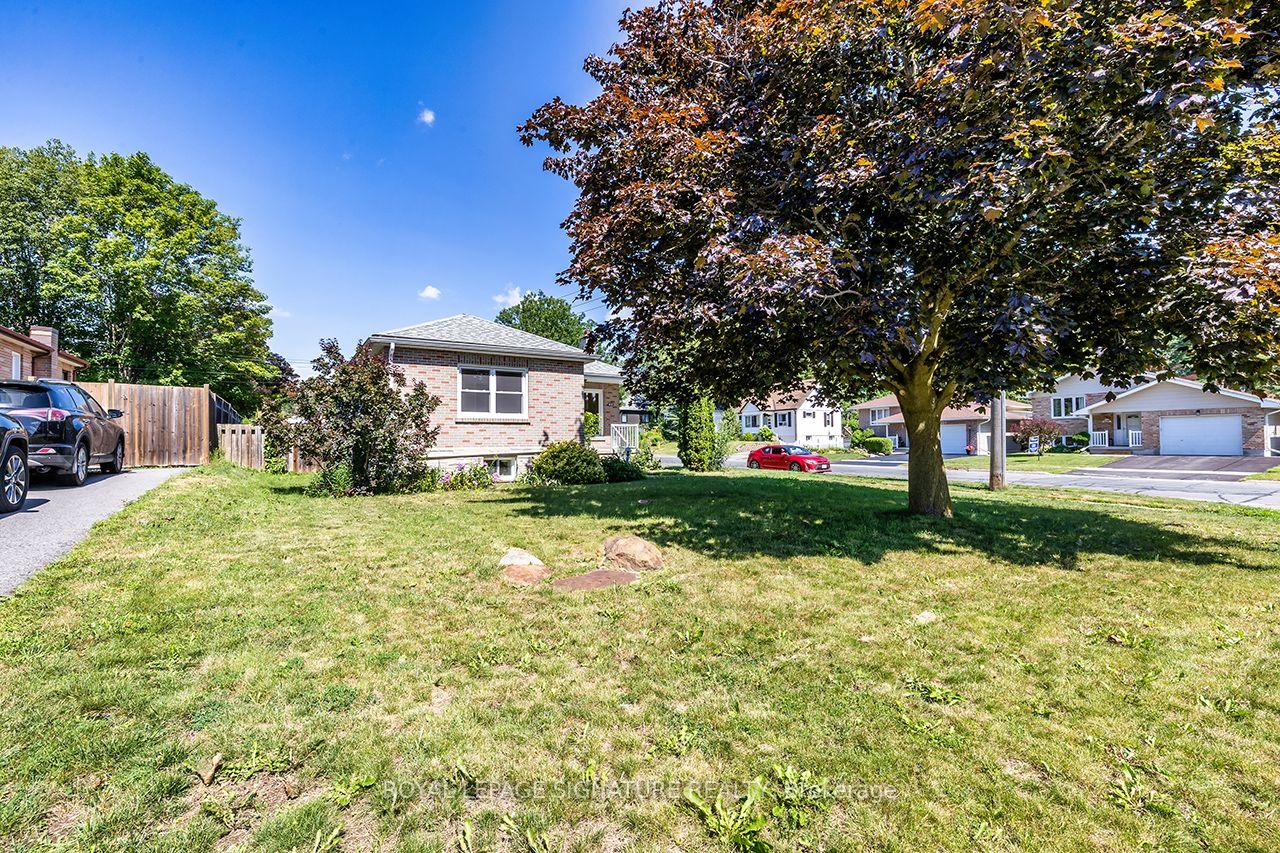 812 Schneider Place