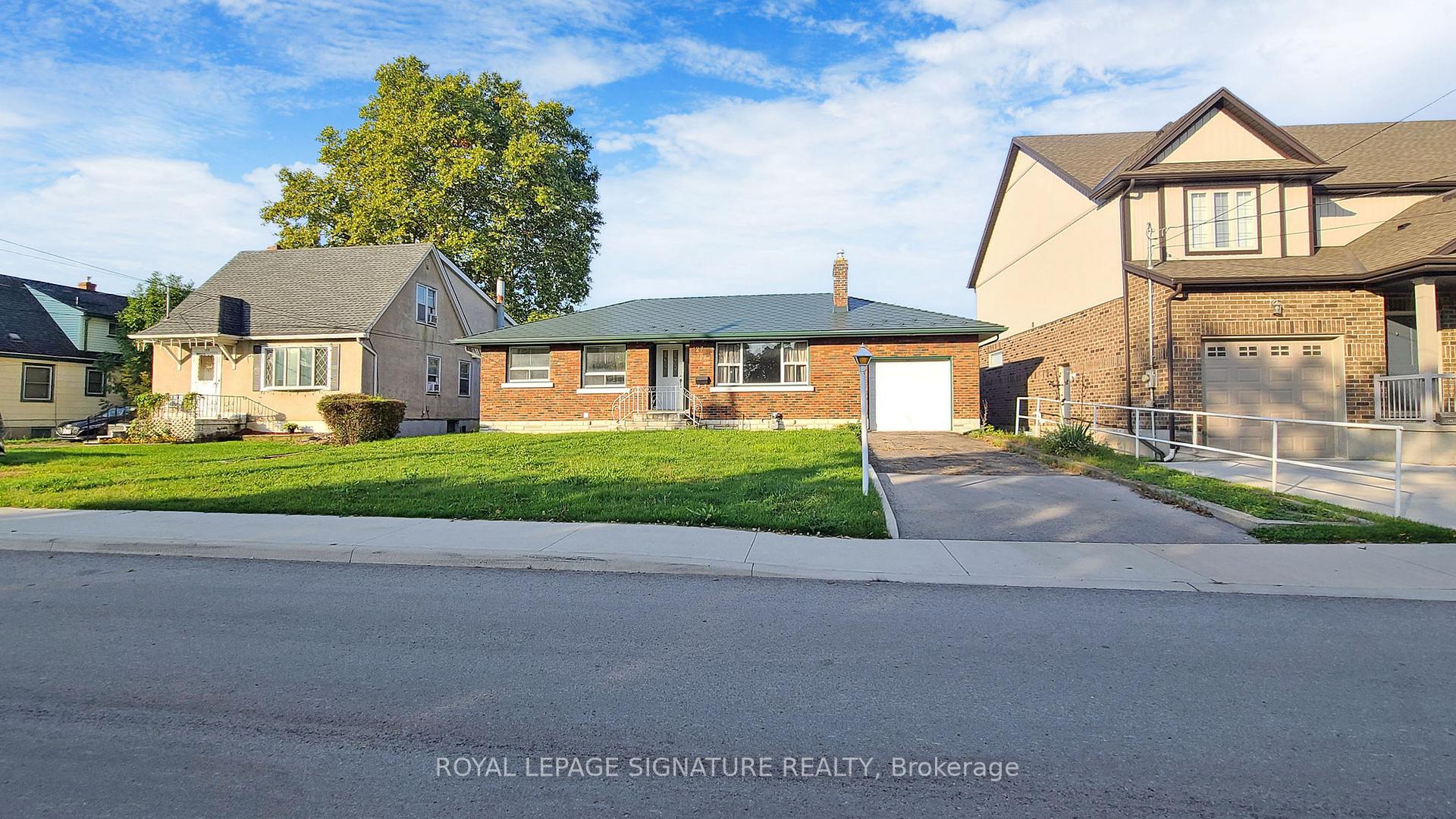 Bsmt – 127 Moffatt Street