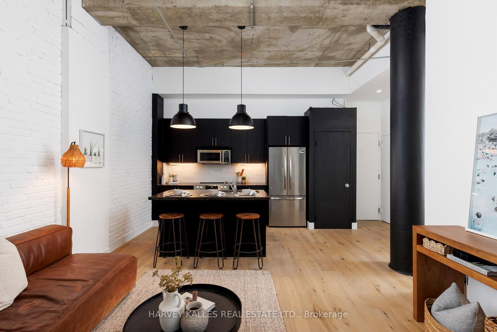 901 Queen Street W