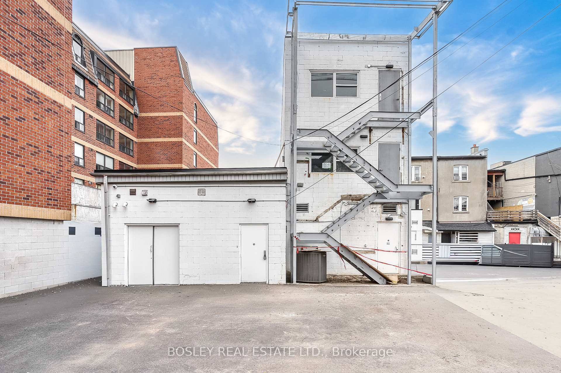 2579 Yonge Street