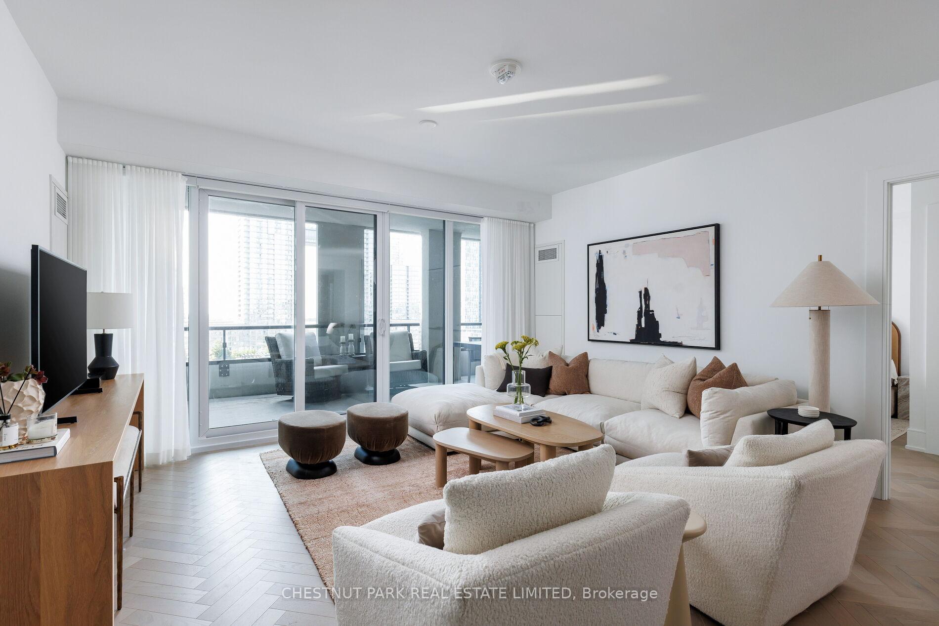 455 Wellington Street W