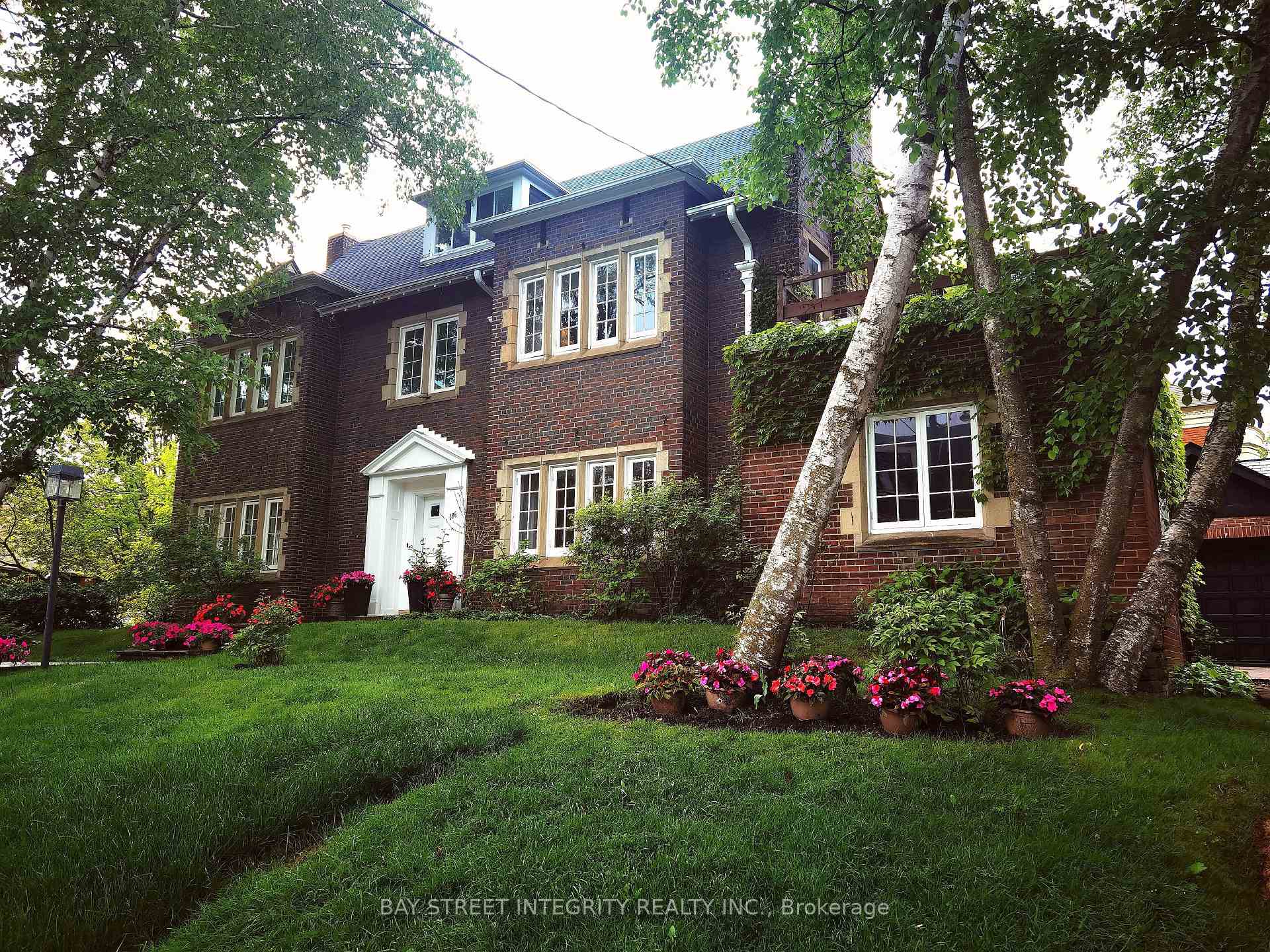 184 Heath Street W