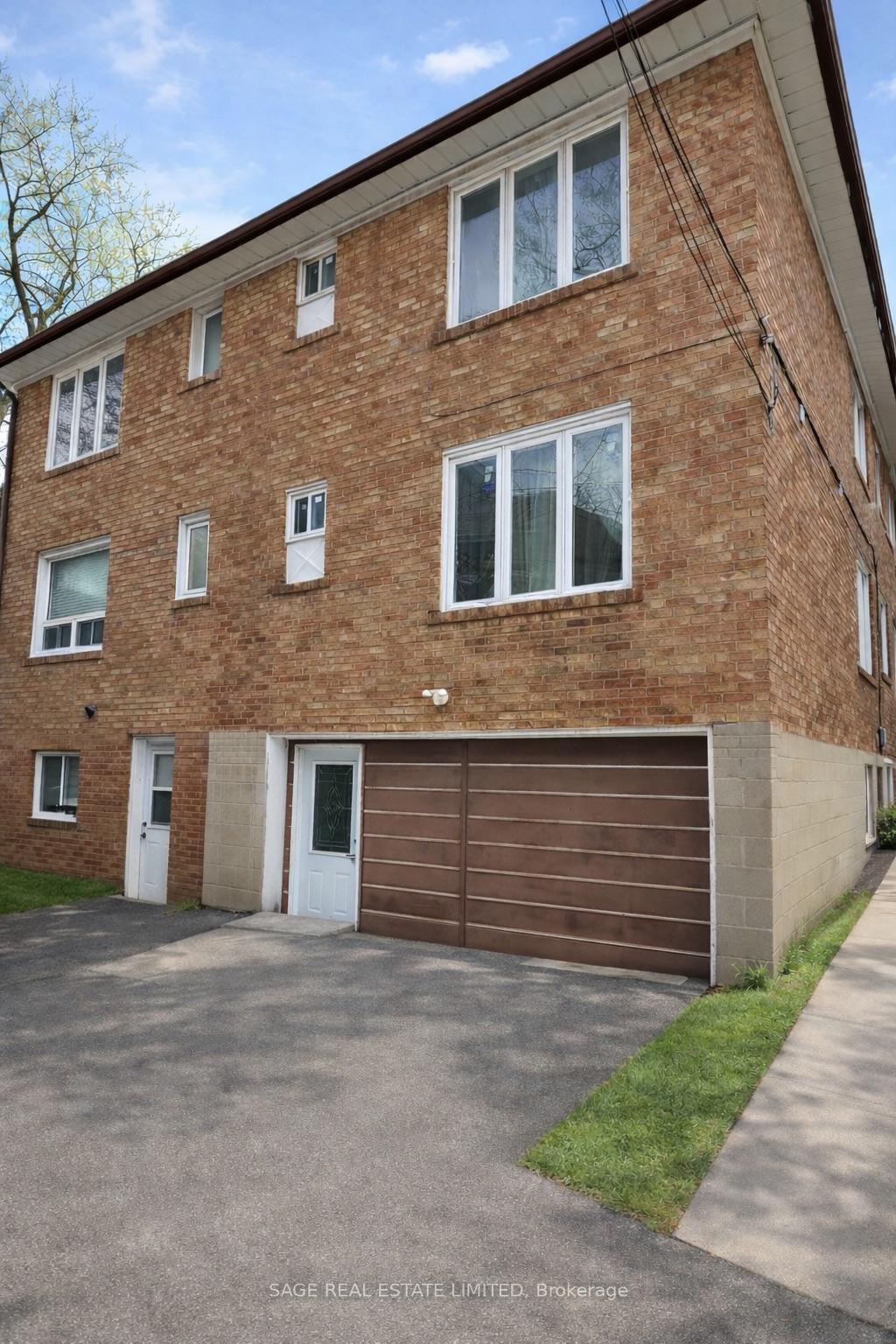 230 Lawrence Avenue W