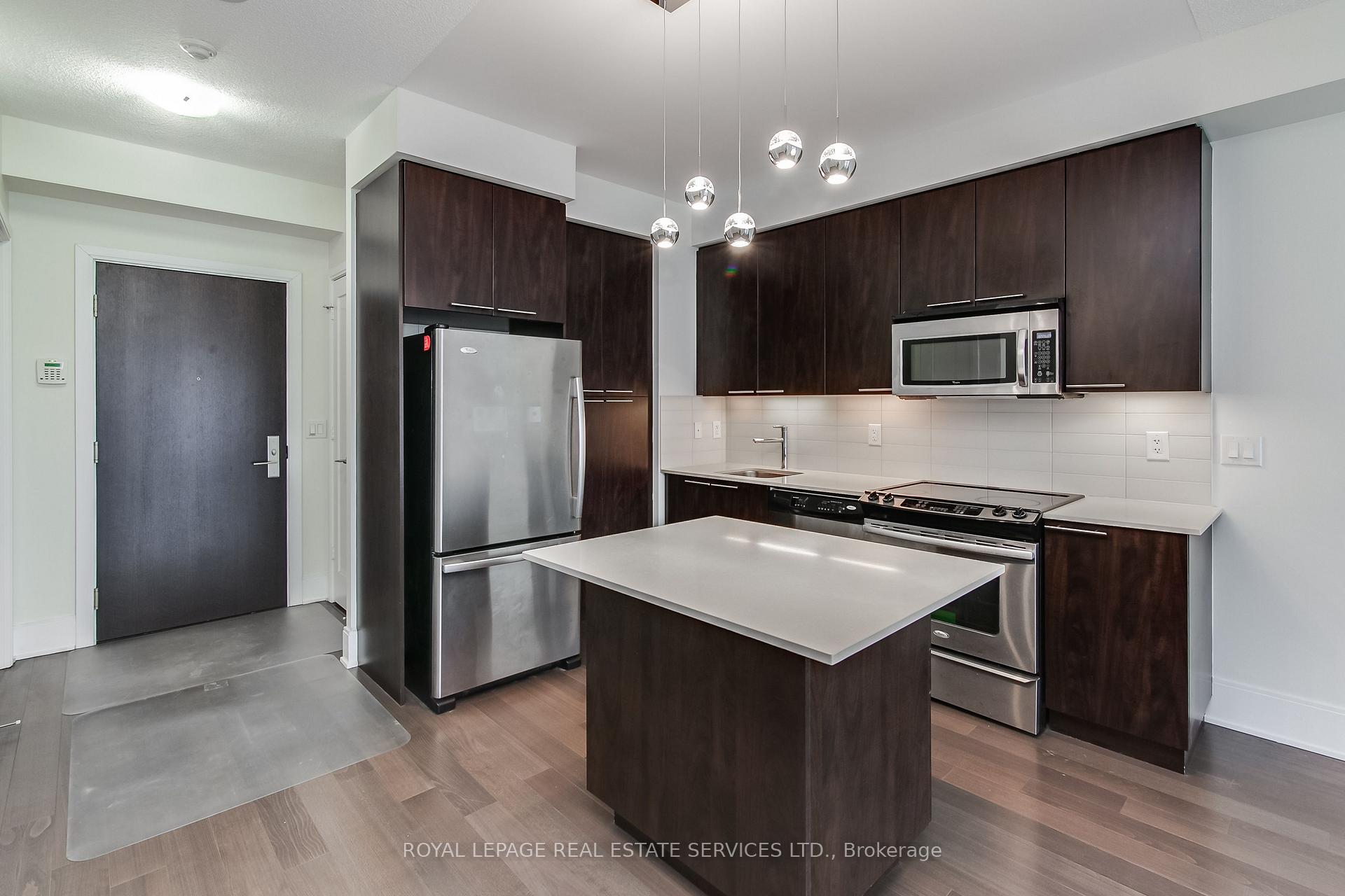 25 Broadway Avenue