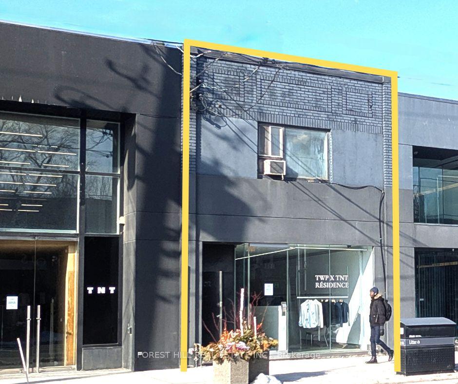 392 Eglinton Avenue W