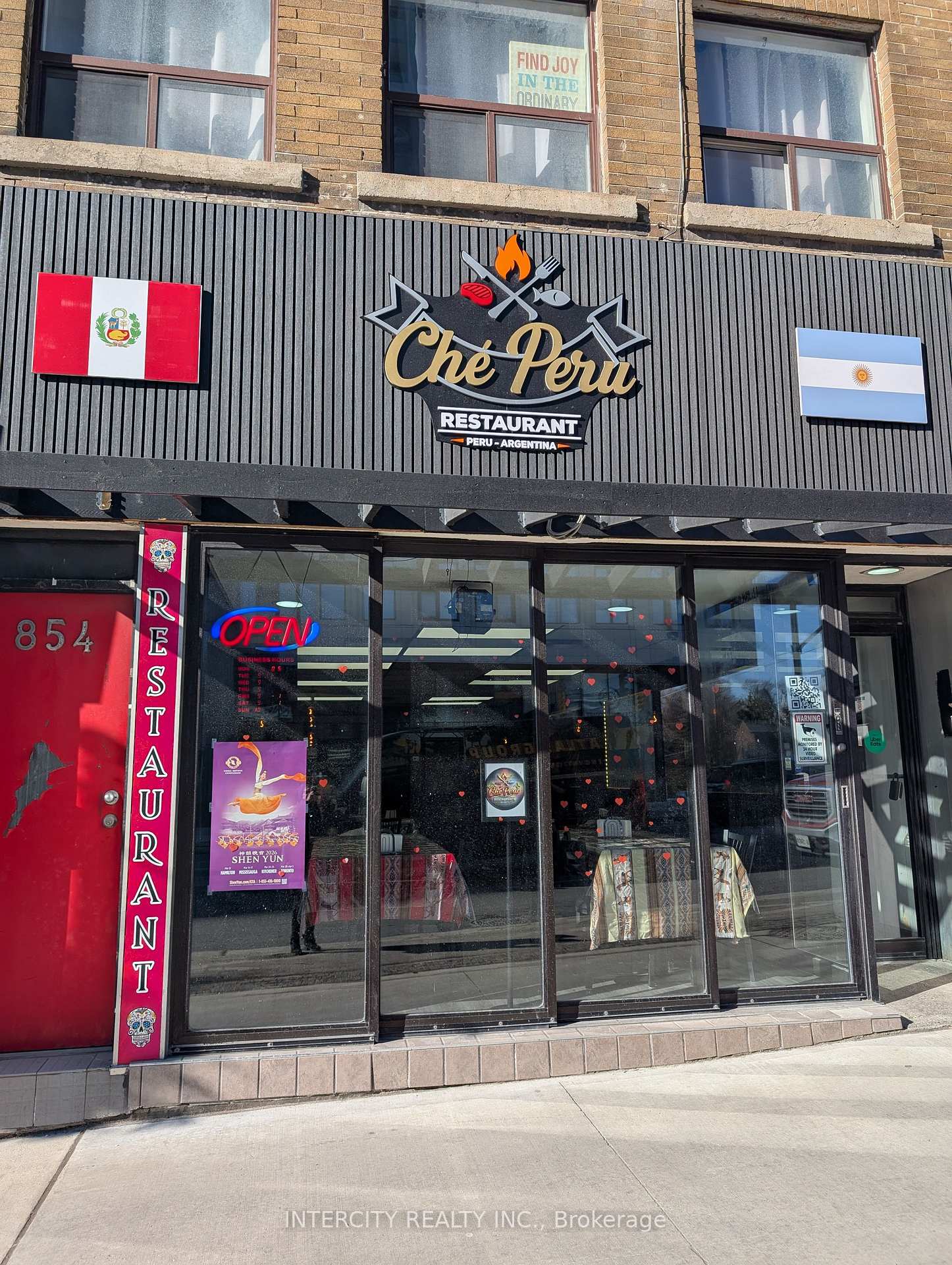 852-854 Eglinton Avenue W