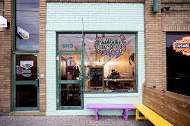 1110 Dundas Street W