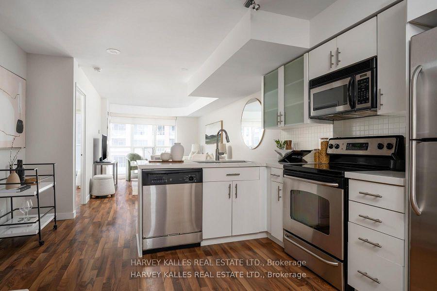 1005 King Street W