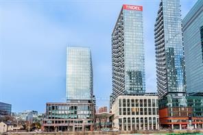 480 Front Street W