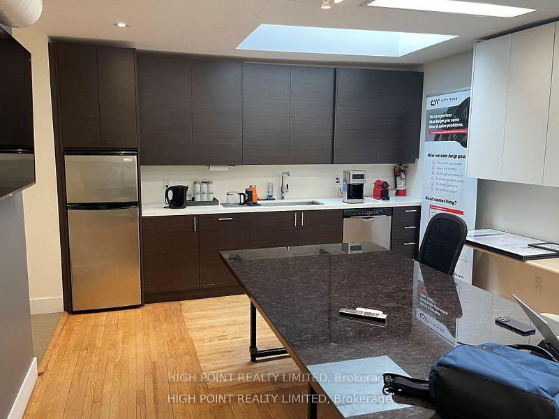 510 Eglinton Avenue W