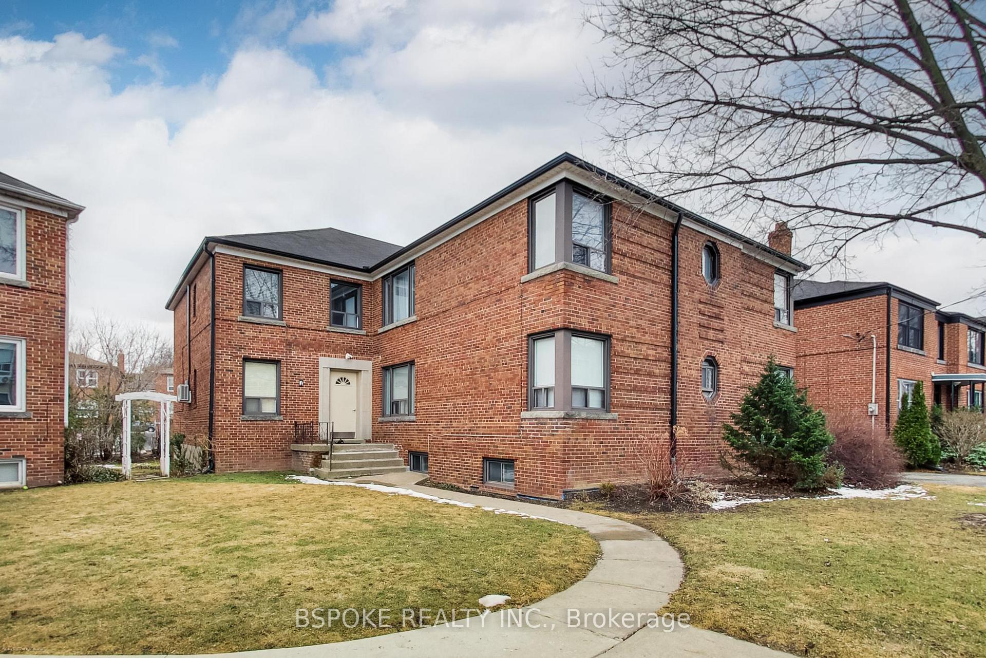 7 Warwick Avenue