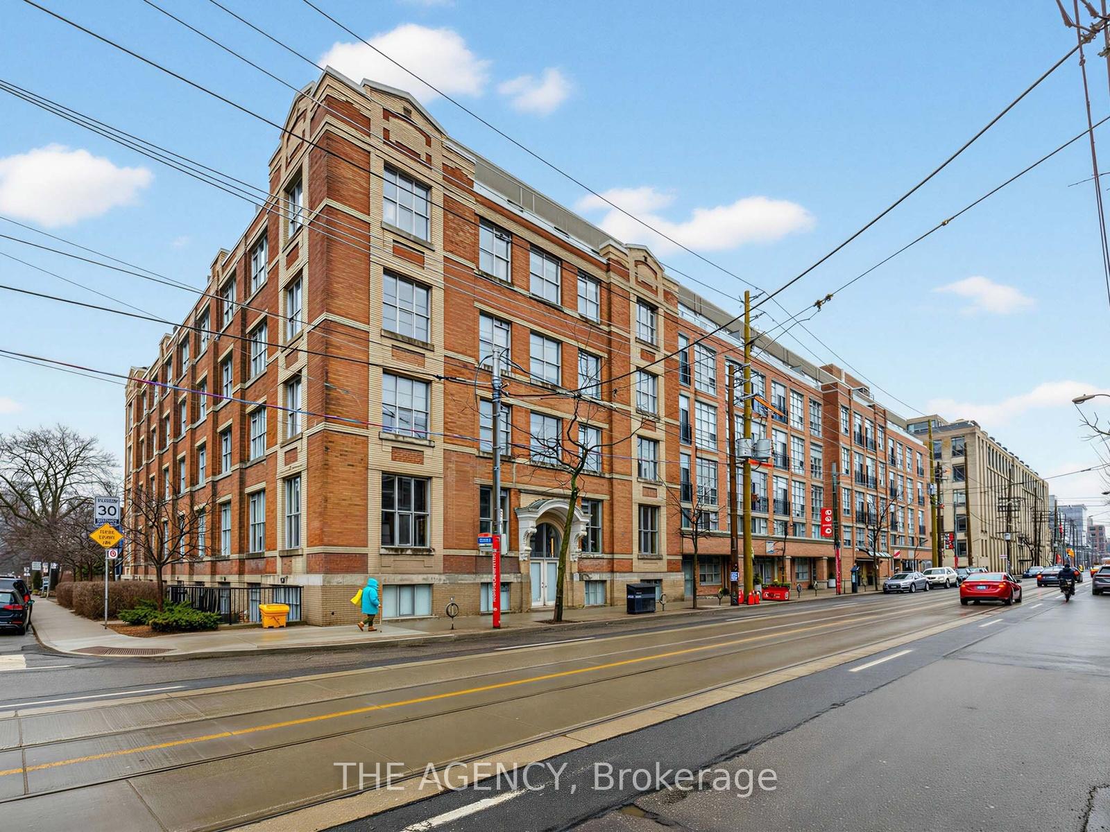 955 Queen Street W