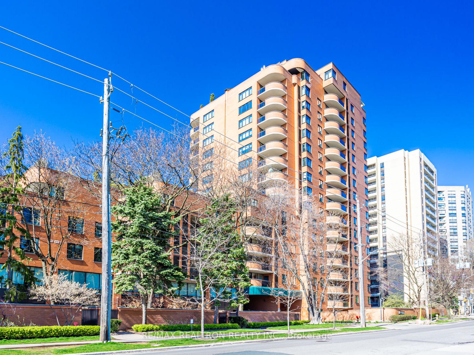 260 Heath Street W