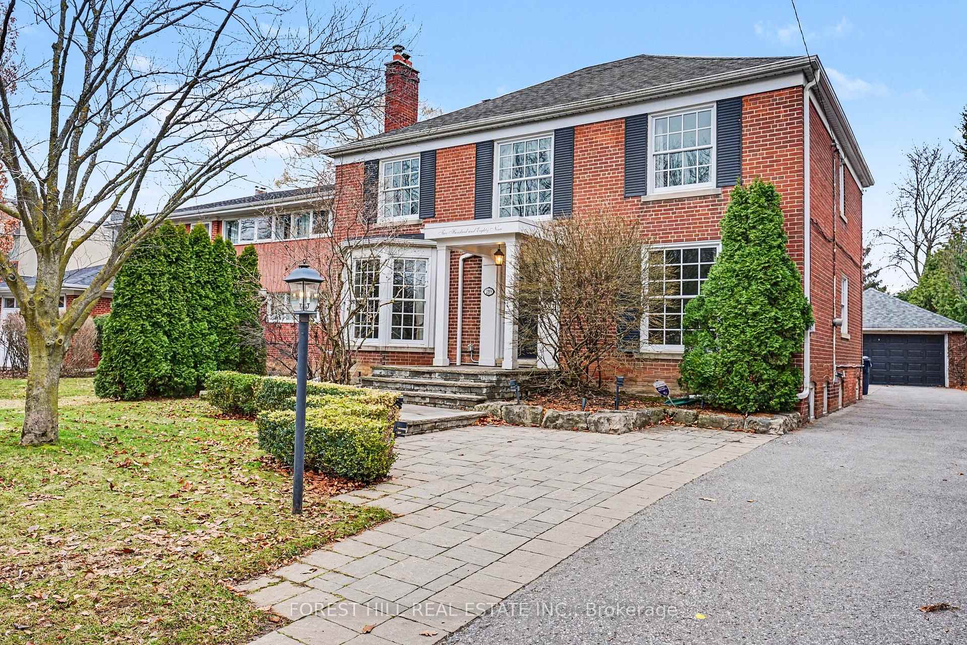 289 Glengrove Avenue