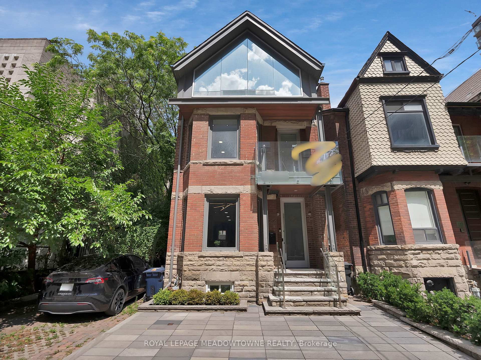 544 Richmond Street W