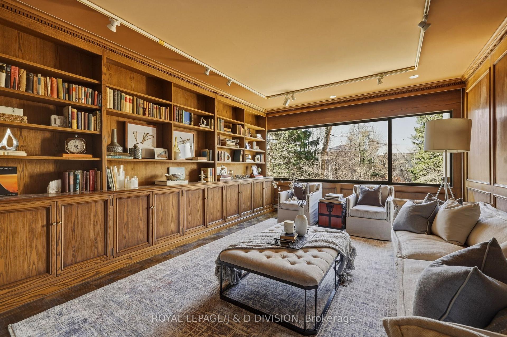 150 Heath Street W