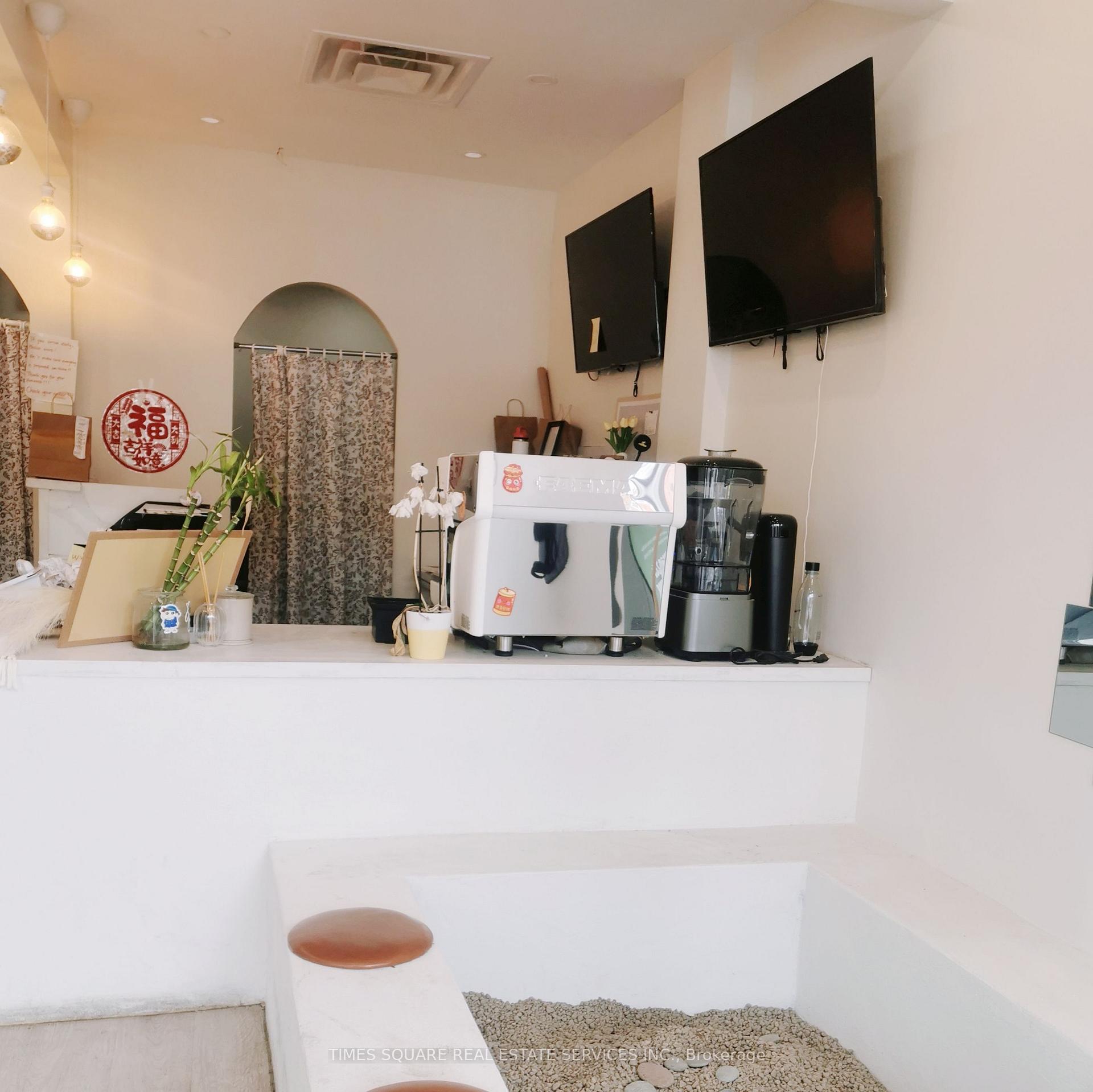 422 Spadina Avenue
