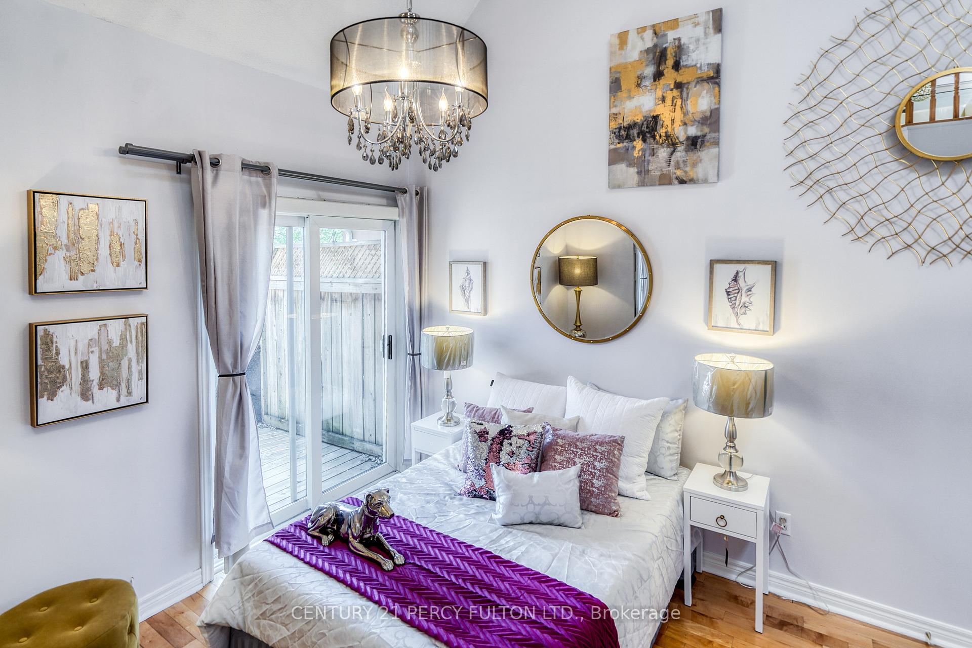 232 N St George Street N