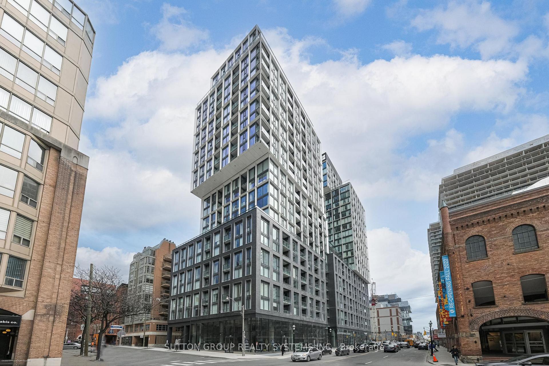 158 Front Street E