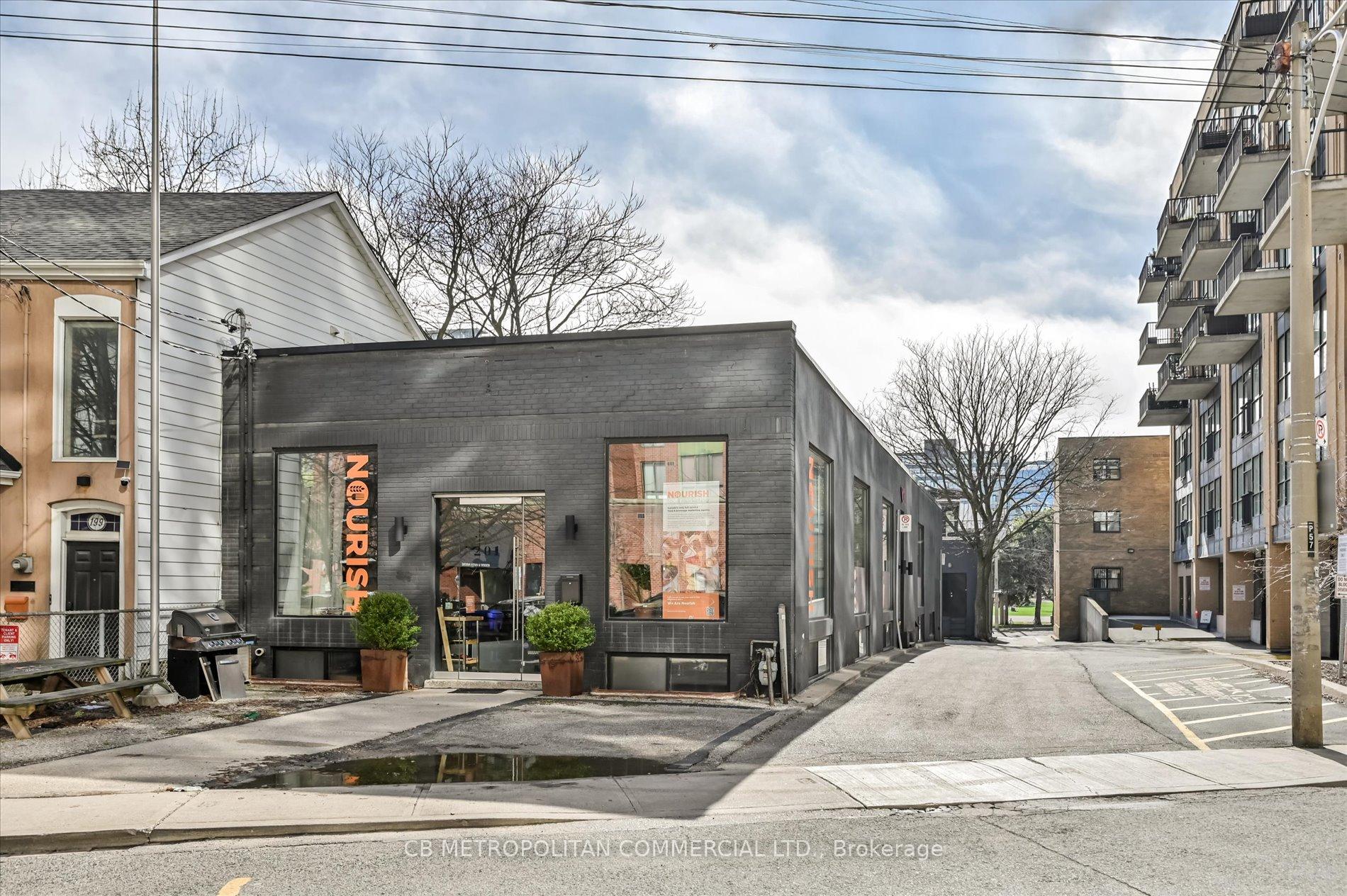 201 Niagara Street