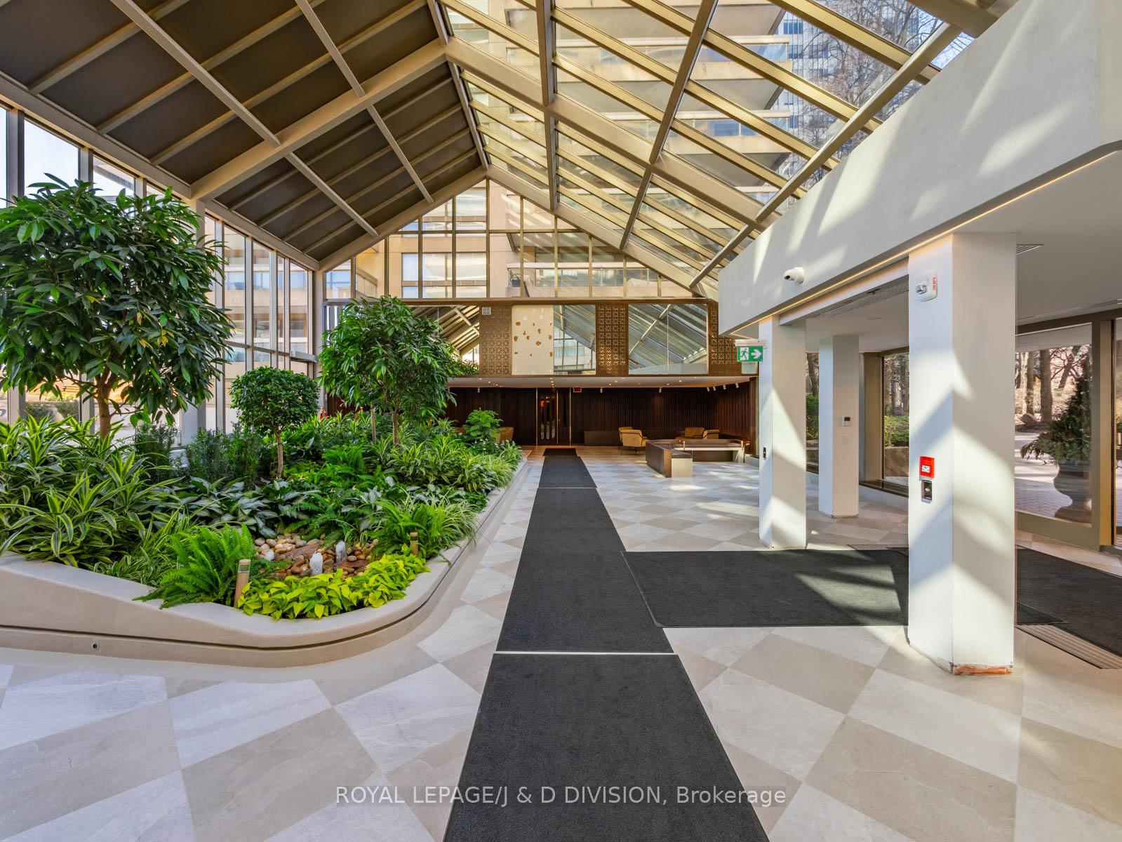 63 St Clair Avenue W